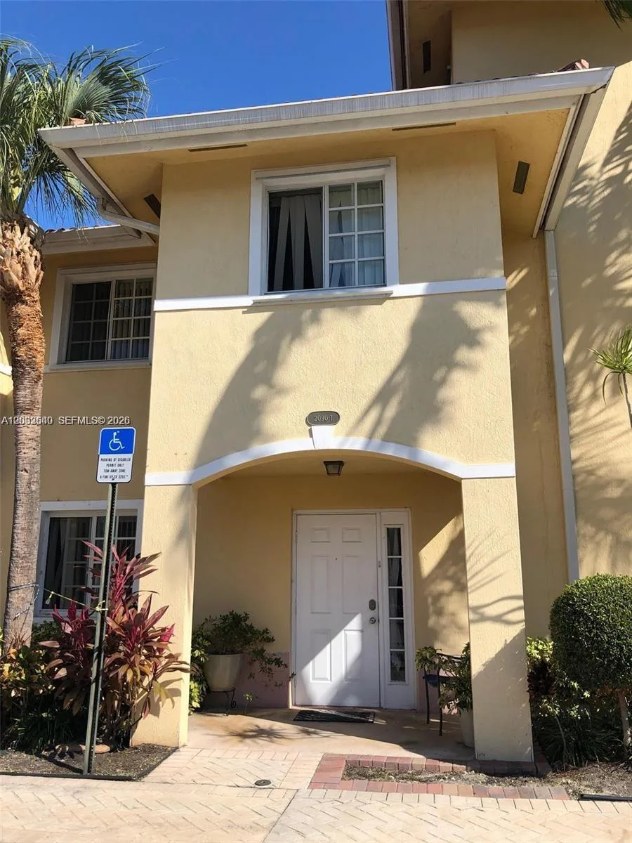 2090 NE 167th St # 2-112, North Miami Beach, FL 33162