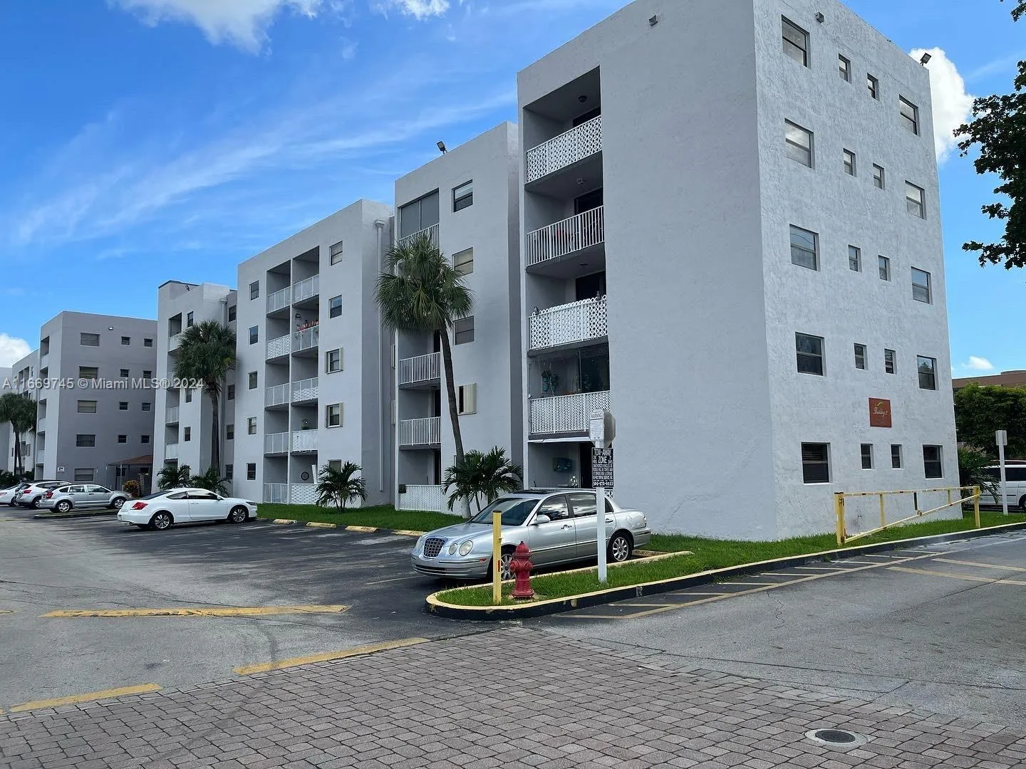 8075 NW 7th St # 109, Miami, FL 33126