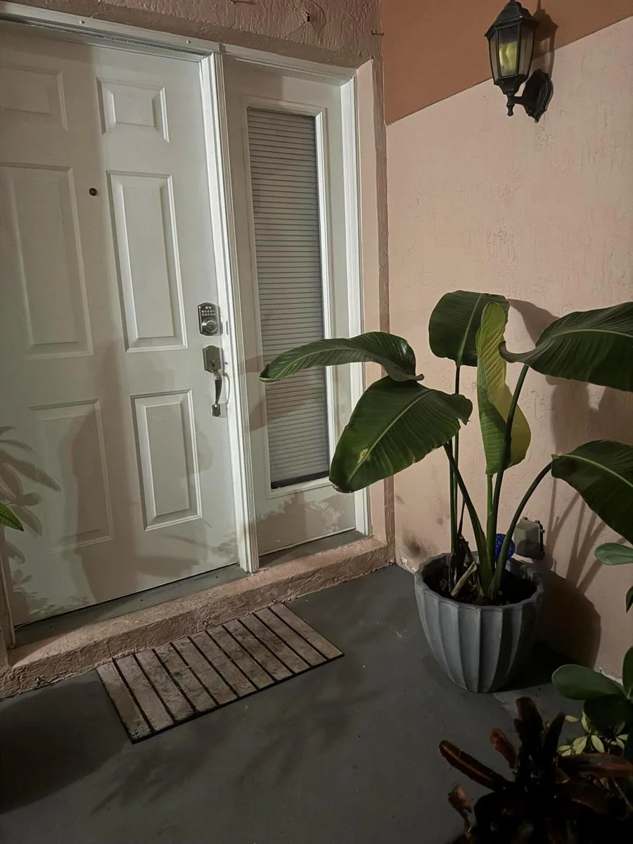 20818 San Simeon Way # 106, Miami, FL 33179