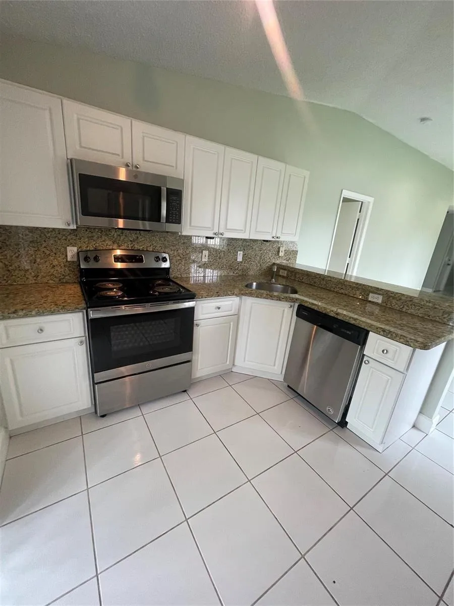 1810 SW 114th Terrace, Miramar, FL 33025 photo 3