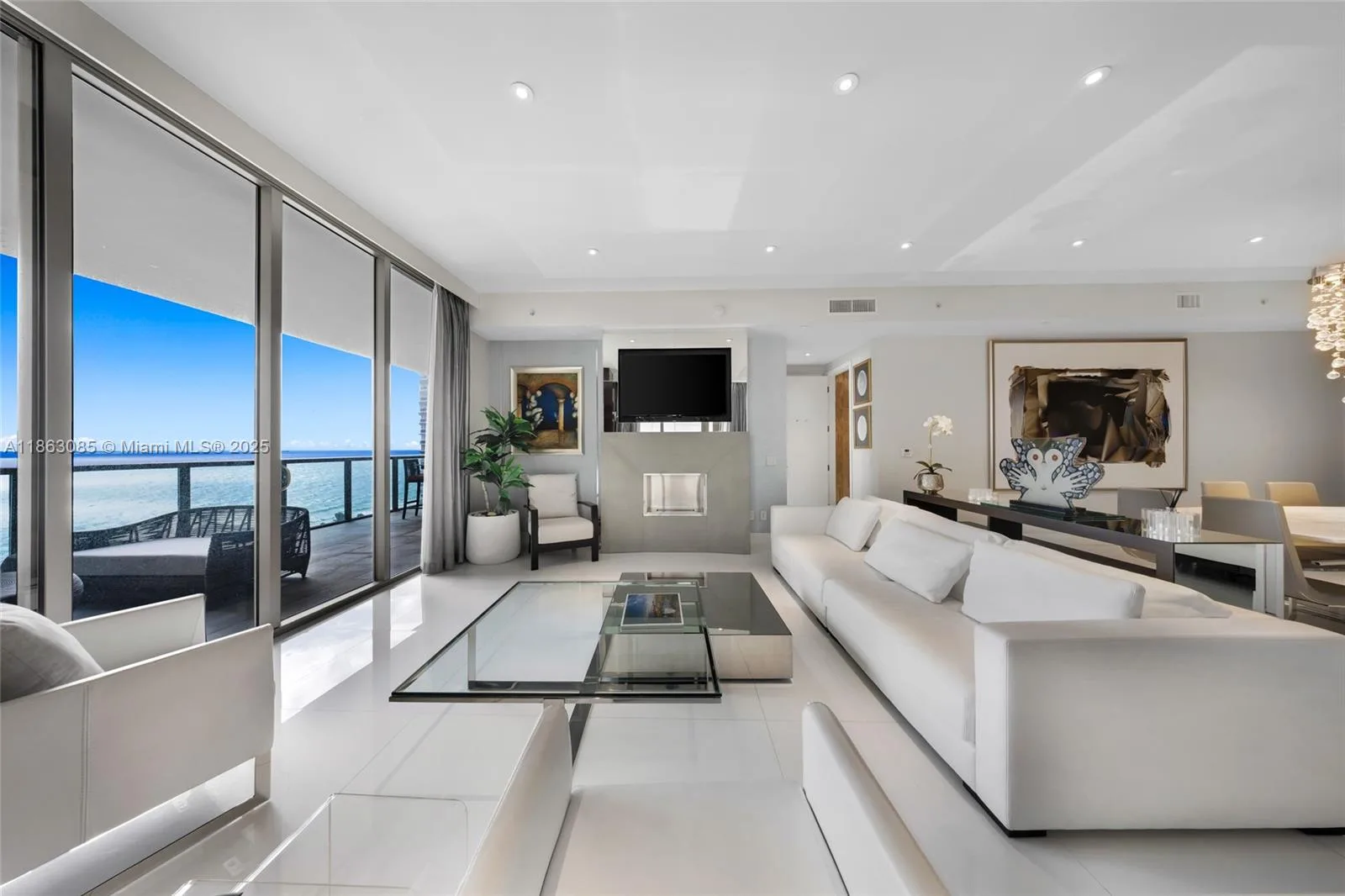 St Regis South Tower – photo 22