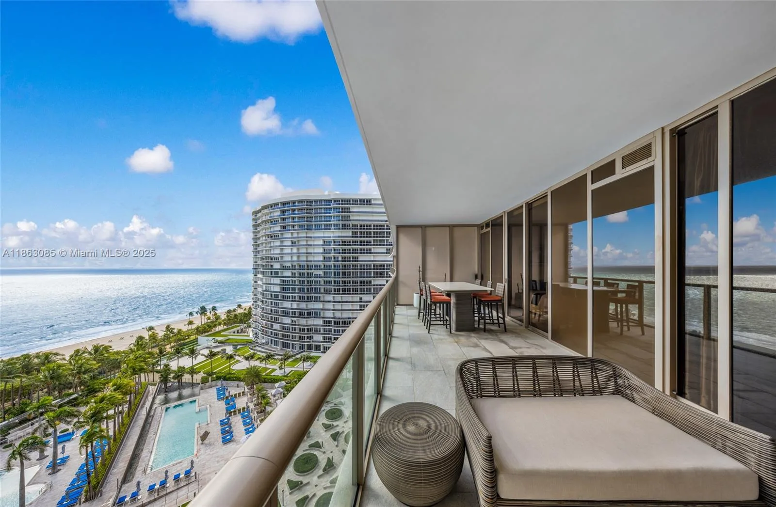 St Regis South Tower – photo 23