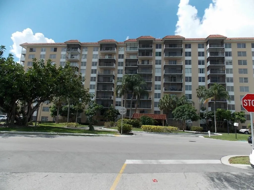 4174 Inverrary Drive # 603, Lauderhill, FL 33319