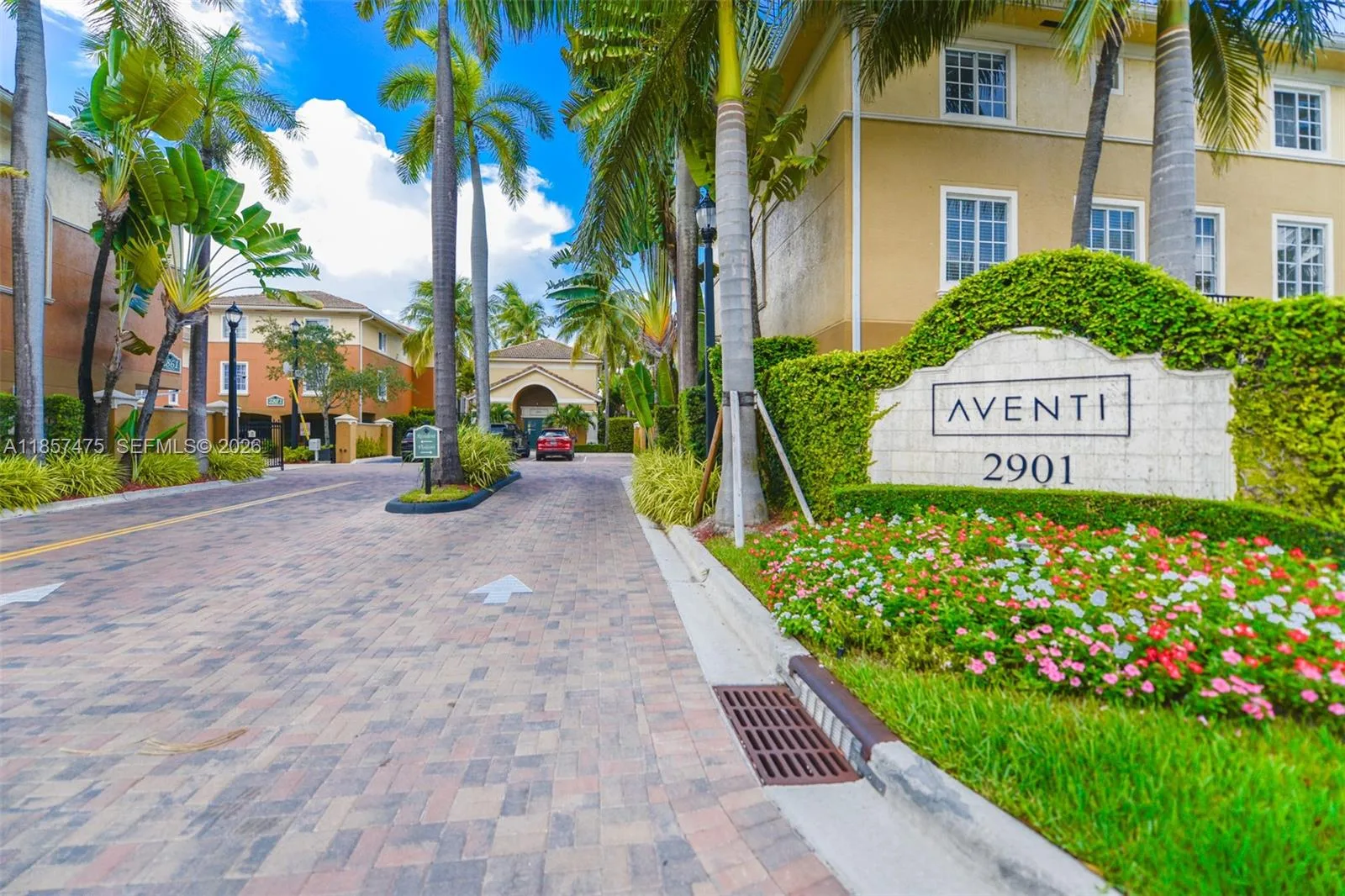 2821 NE 185th St # 408, Aventura, FL 33180