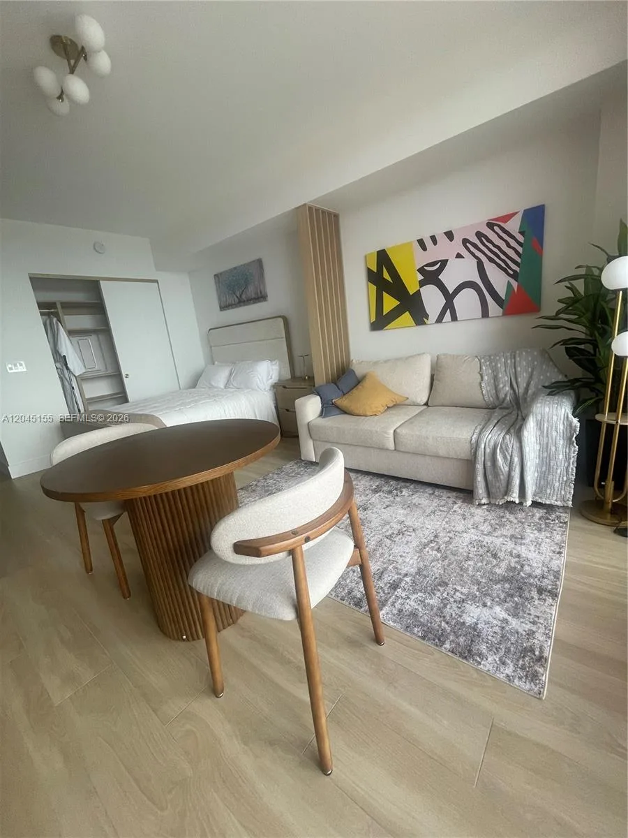 90 NE 32 # 819, Miami, FL 33137