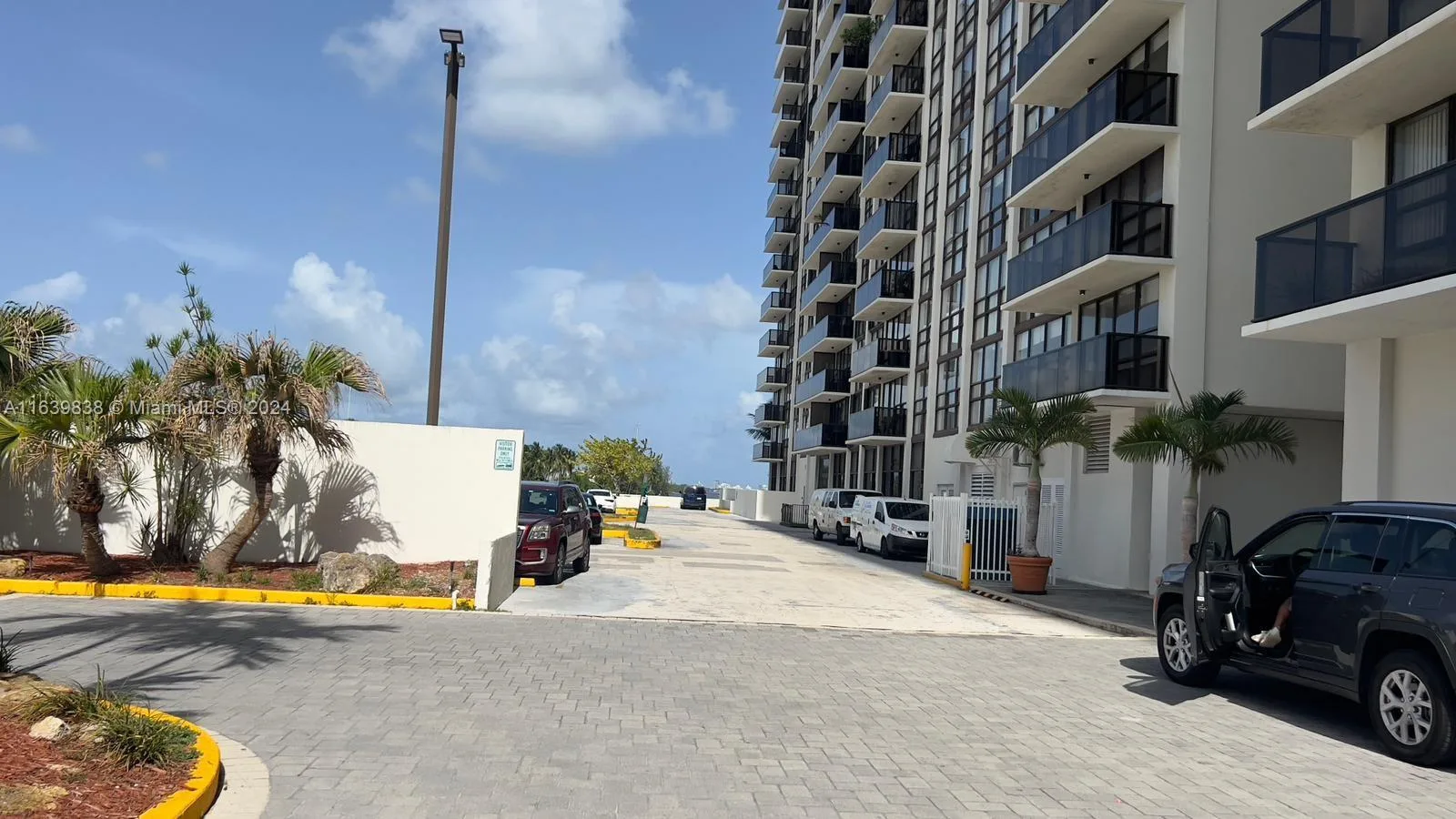 600 NE 36th St # 204, Miami, FL 33137 photo 2