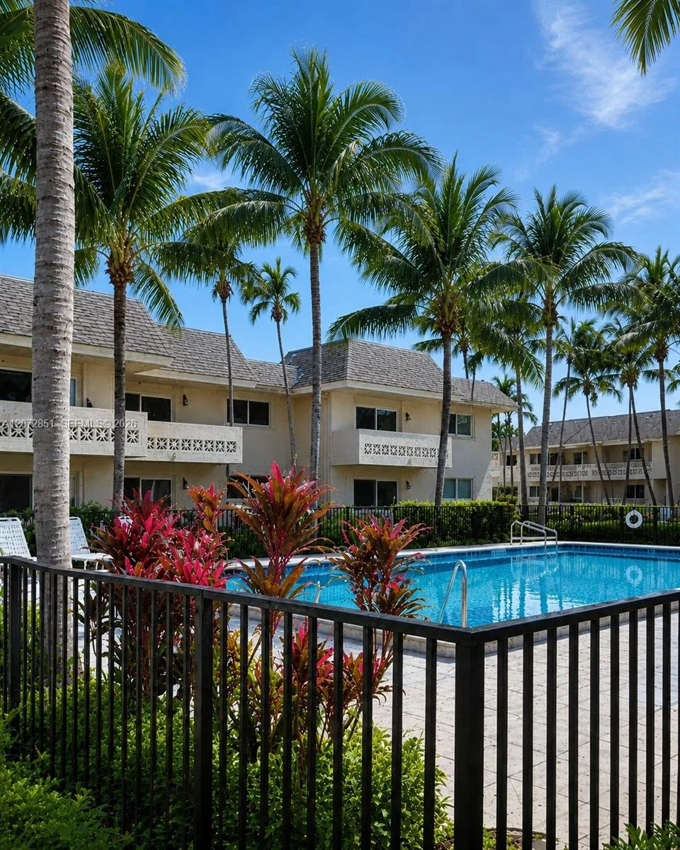 14500 SW 88th Ave # 227, Palmetto Bay, FL 33176