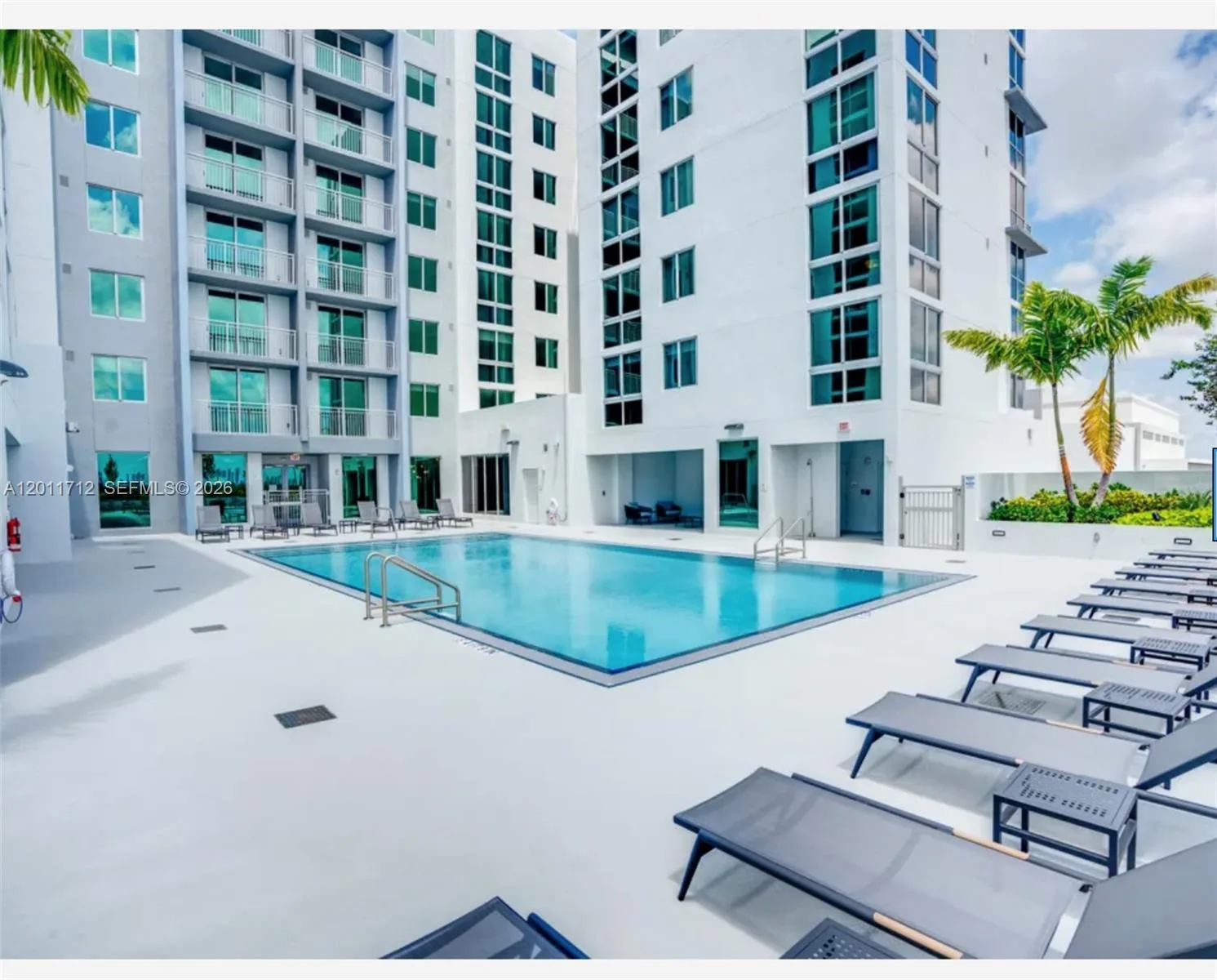 61 NW 37th Ave # 21, Miami, FL 33125 photo 2
