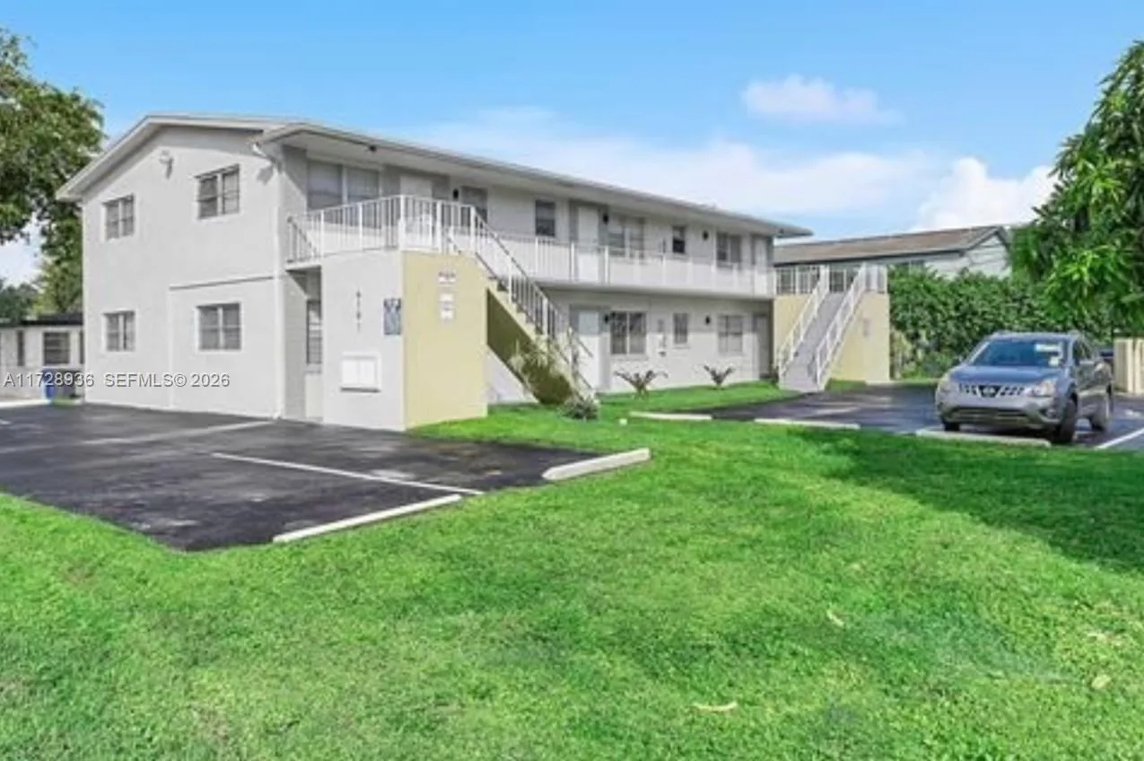 6101 Garfield St, Hollywood, FL 33024