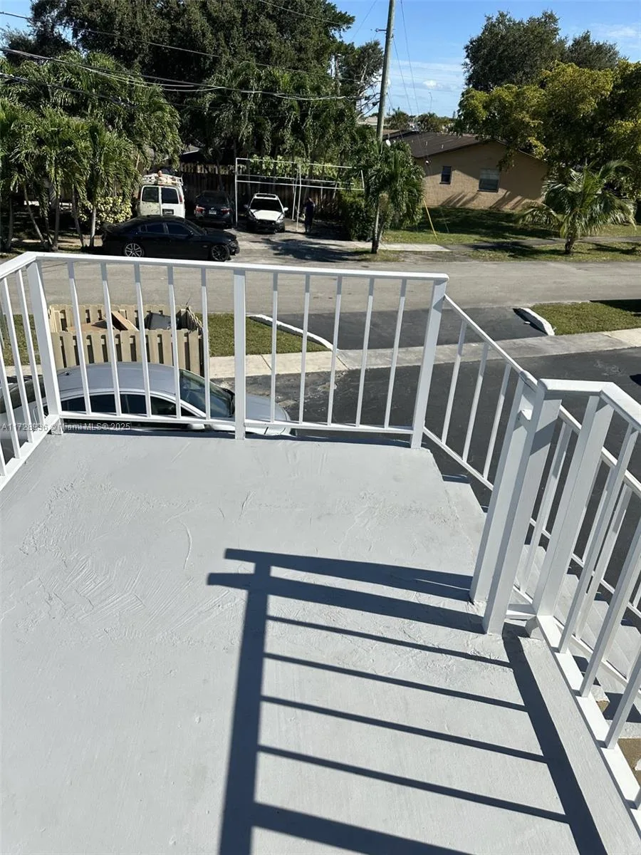 6101 Garfield St, Hollywood, FL 33024 photo 3