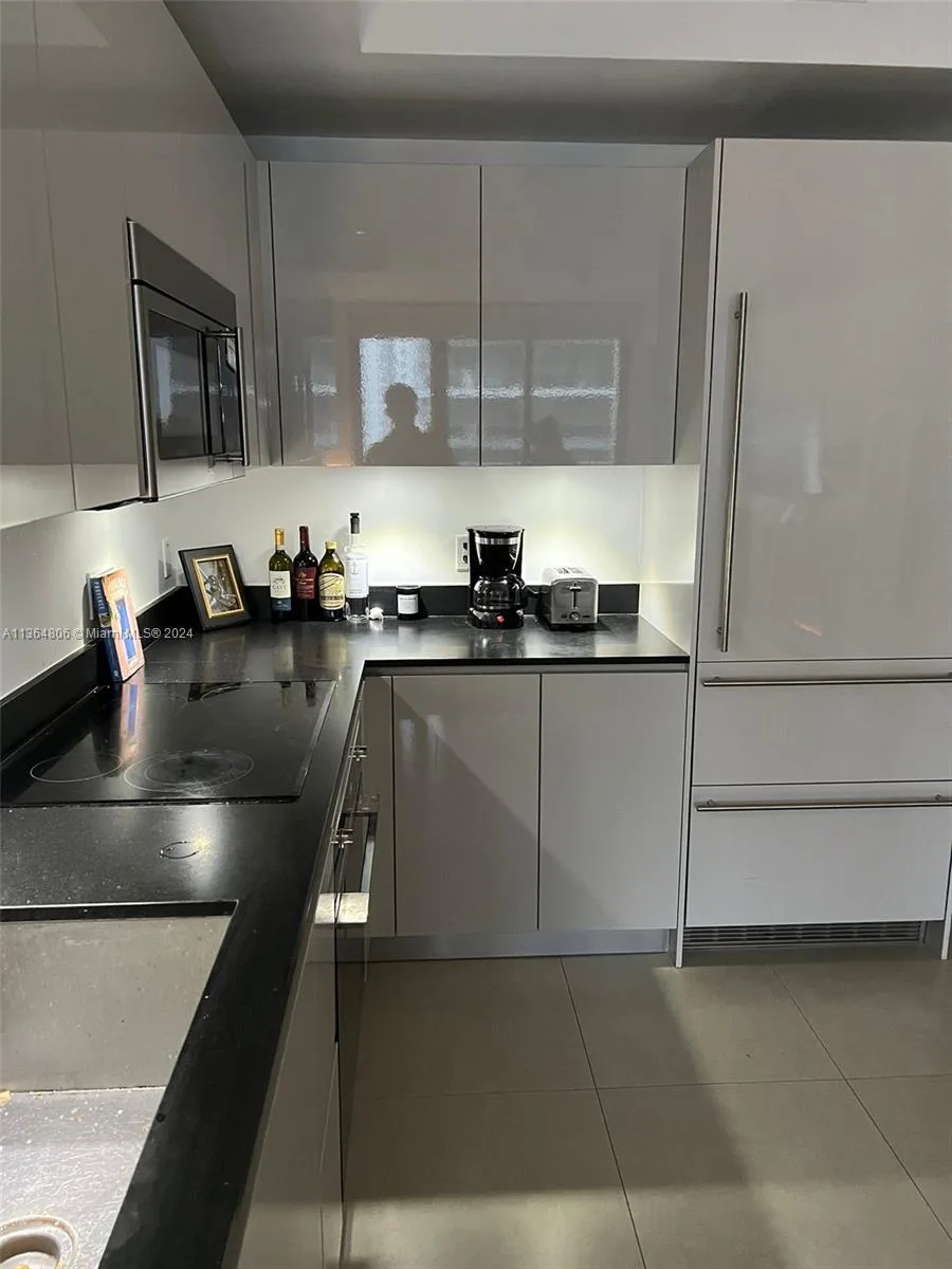 1010 Brickell Ave # 2010, Miami, FL 33131