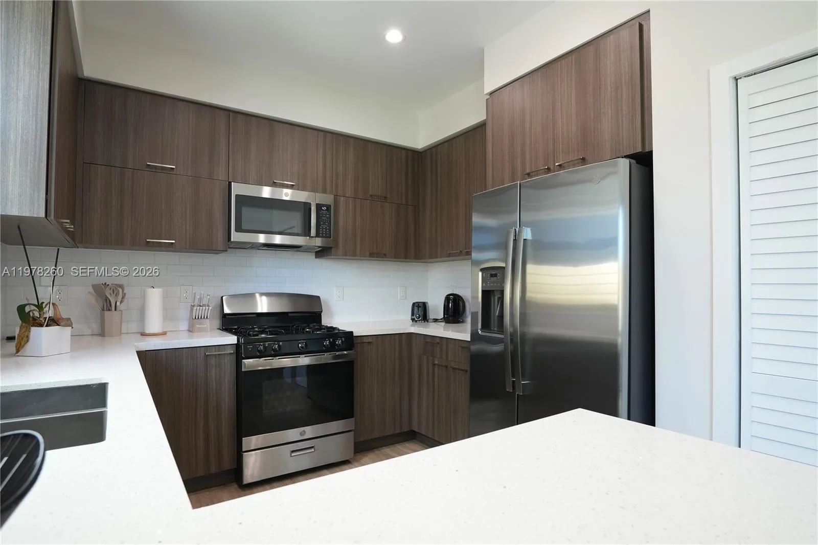 211 SE 4th St # 3, Hallandale Beach, FL 33009 photo 10