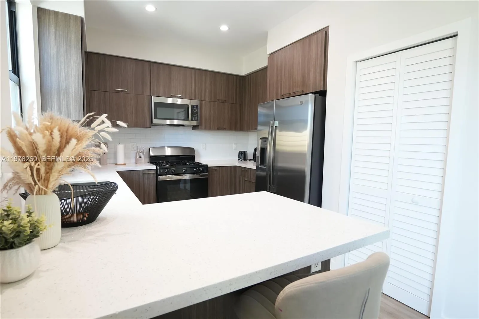211 SE 4th St # 3, Hallandale Beach, FL 33009 photo 7
