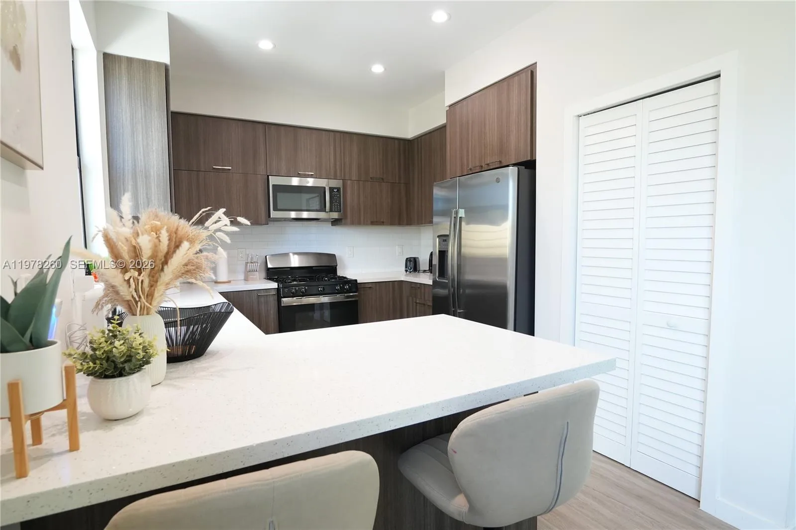 211 SE 4th St # 3, Hallandale Beach, FL 33009 photo 8