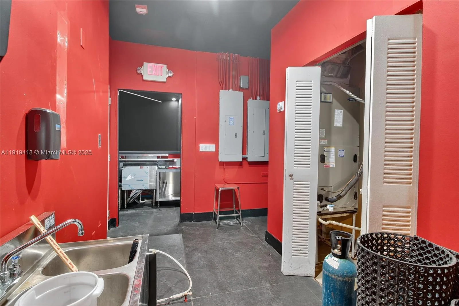1218 Washington AVE, Miami Beach, FL 33139 photo 12