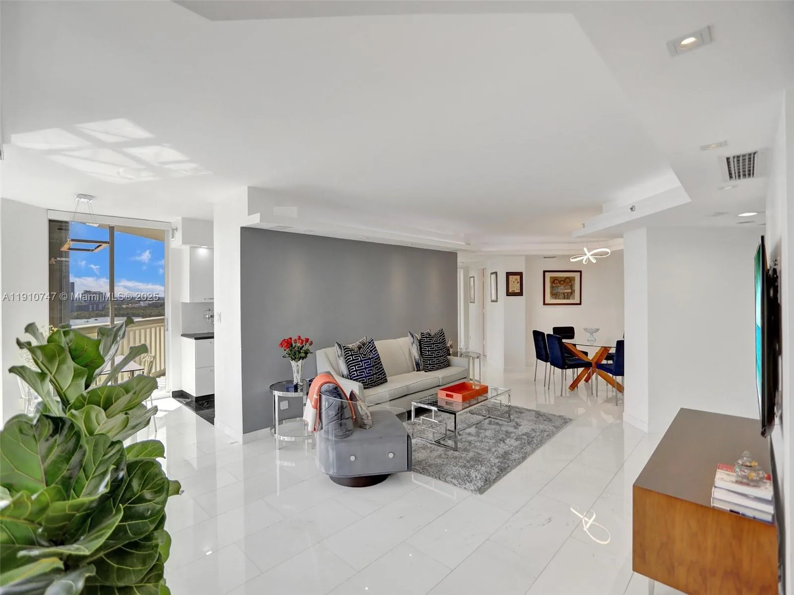 1000 E Island Blvd # 2103, Aventura, FL 33160 photo 8