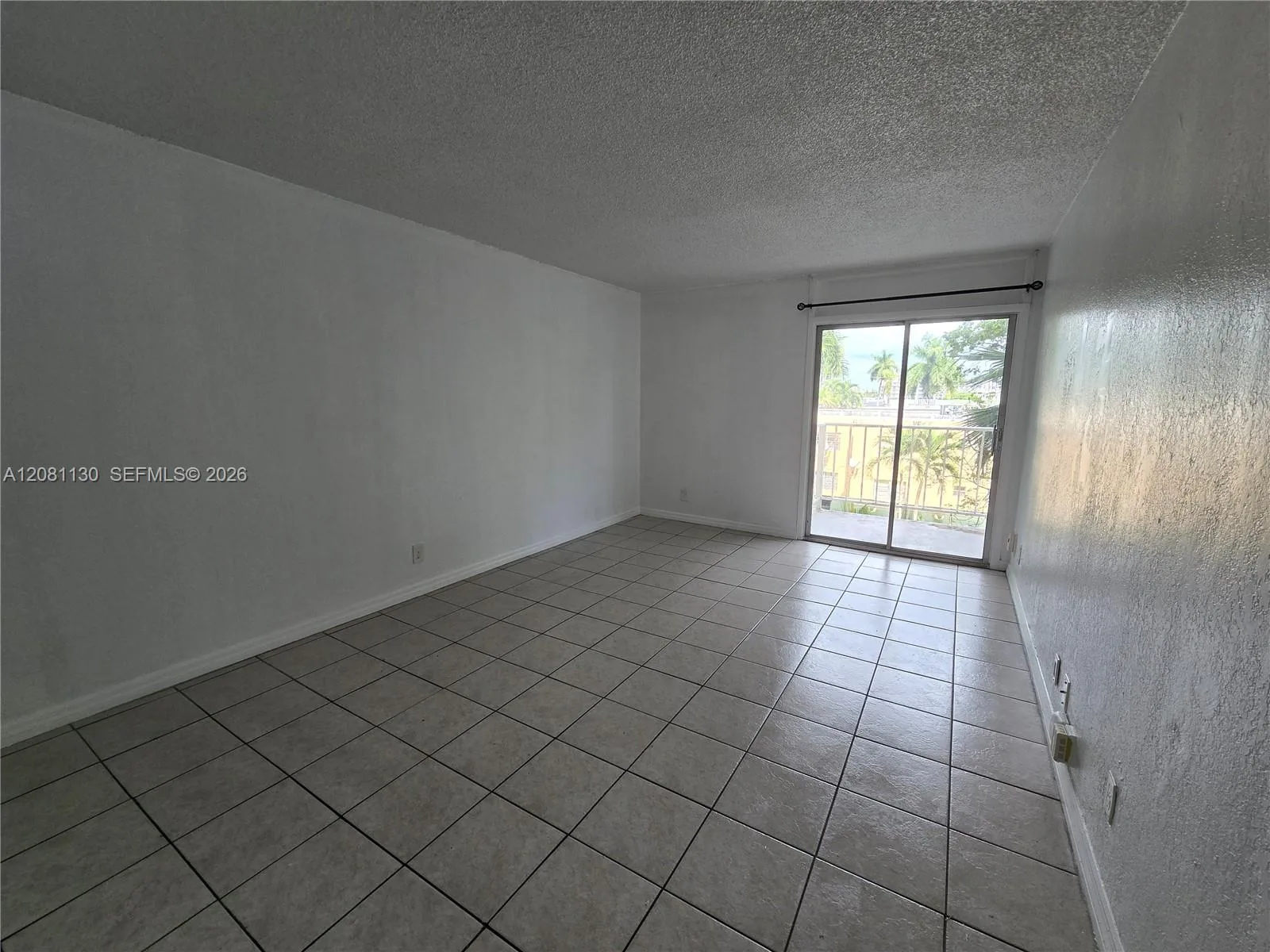 4550 NW 9th St # 310E, Miami, FL 33126