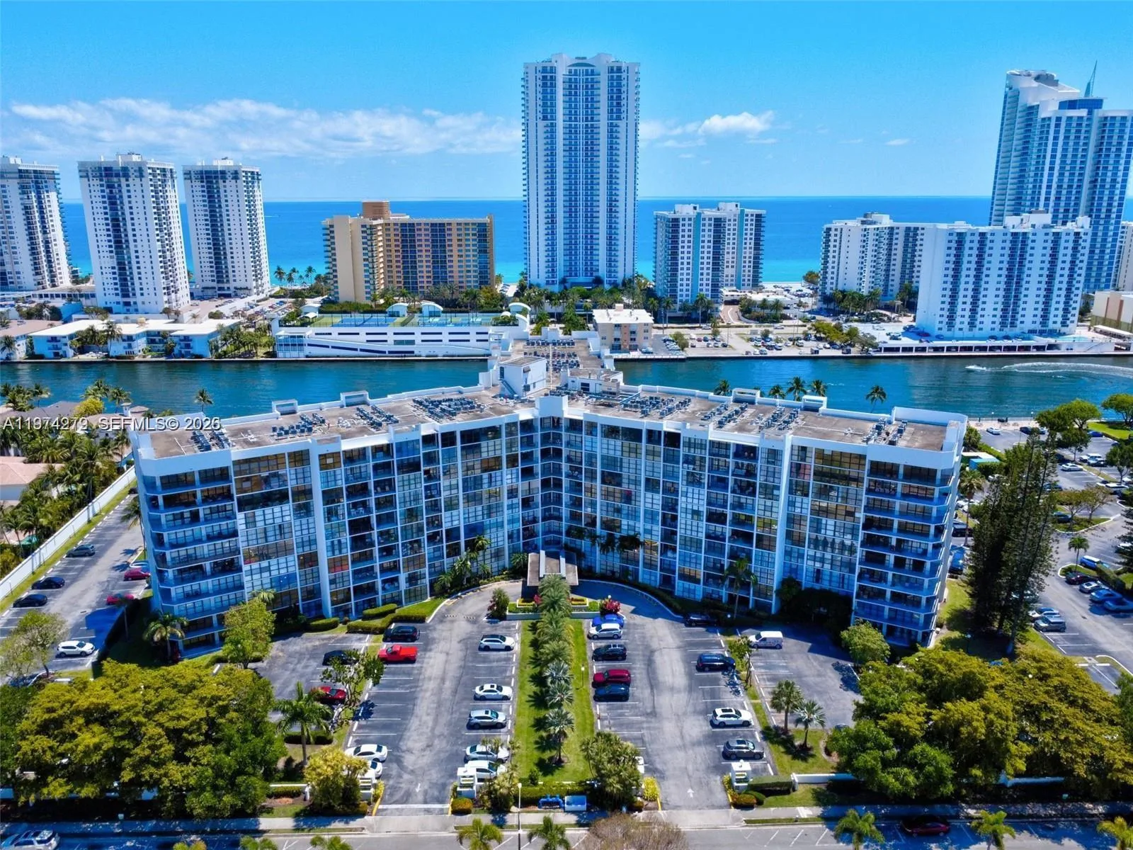 1000 Parkview Dr # 1022, Hallandale Beach, FL 33009