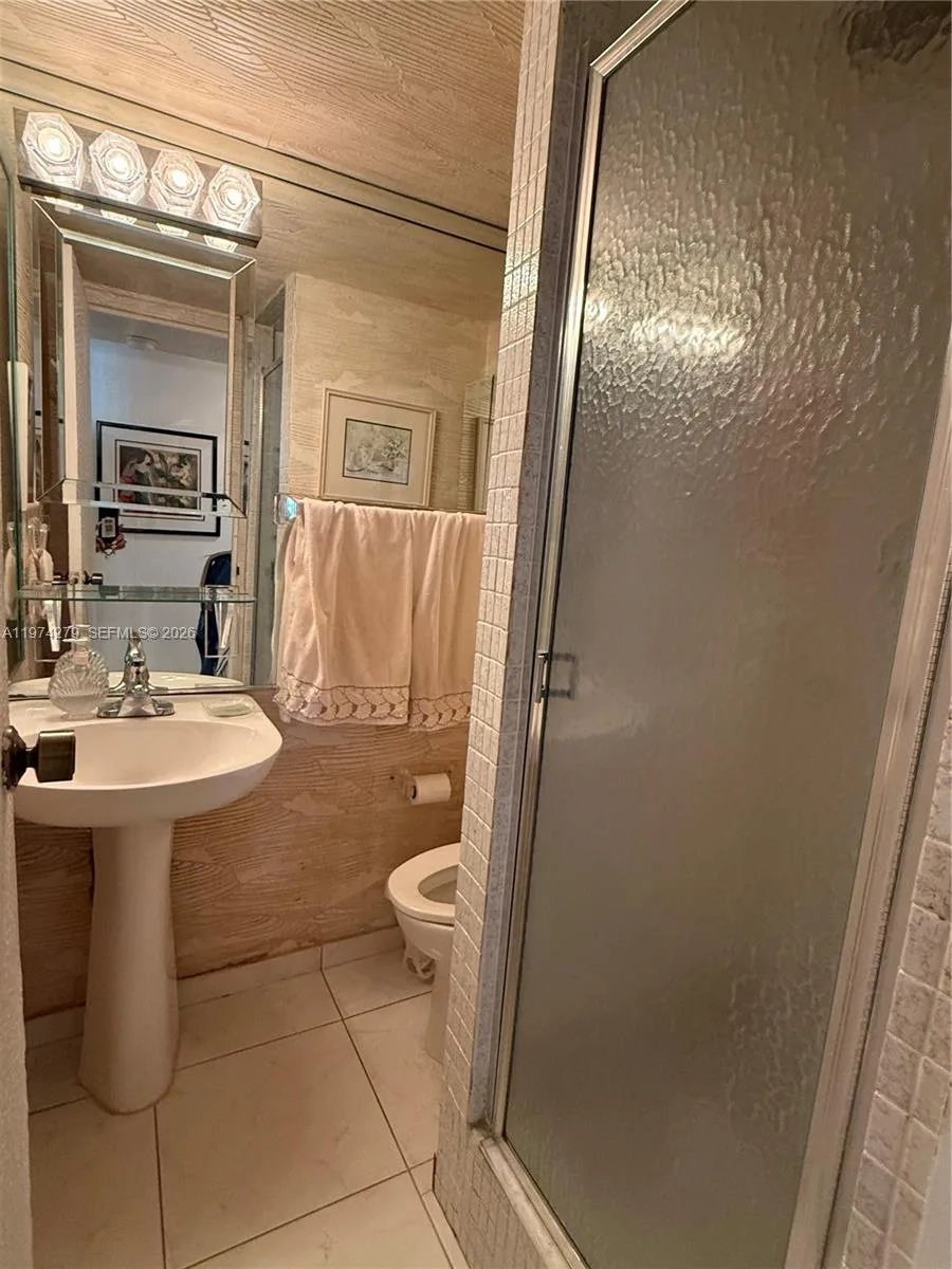 1000 Parkview Dr # 1022, Hallandale Beach, FL 33009 photo 5