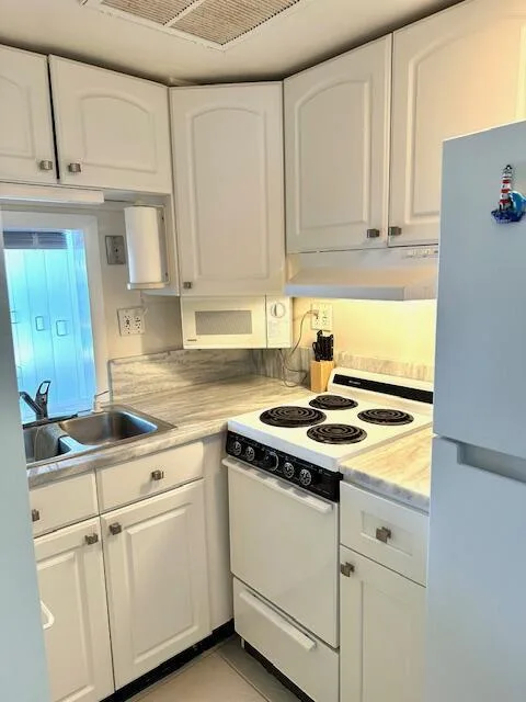 2508 Bay Drive # 110, Pompano Beach, FL 33062 photo 9