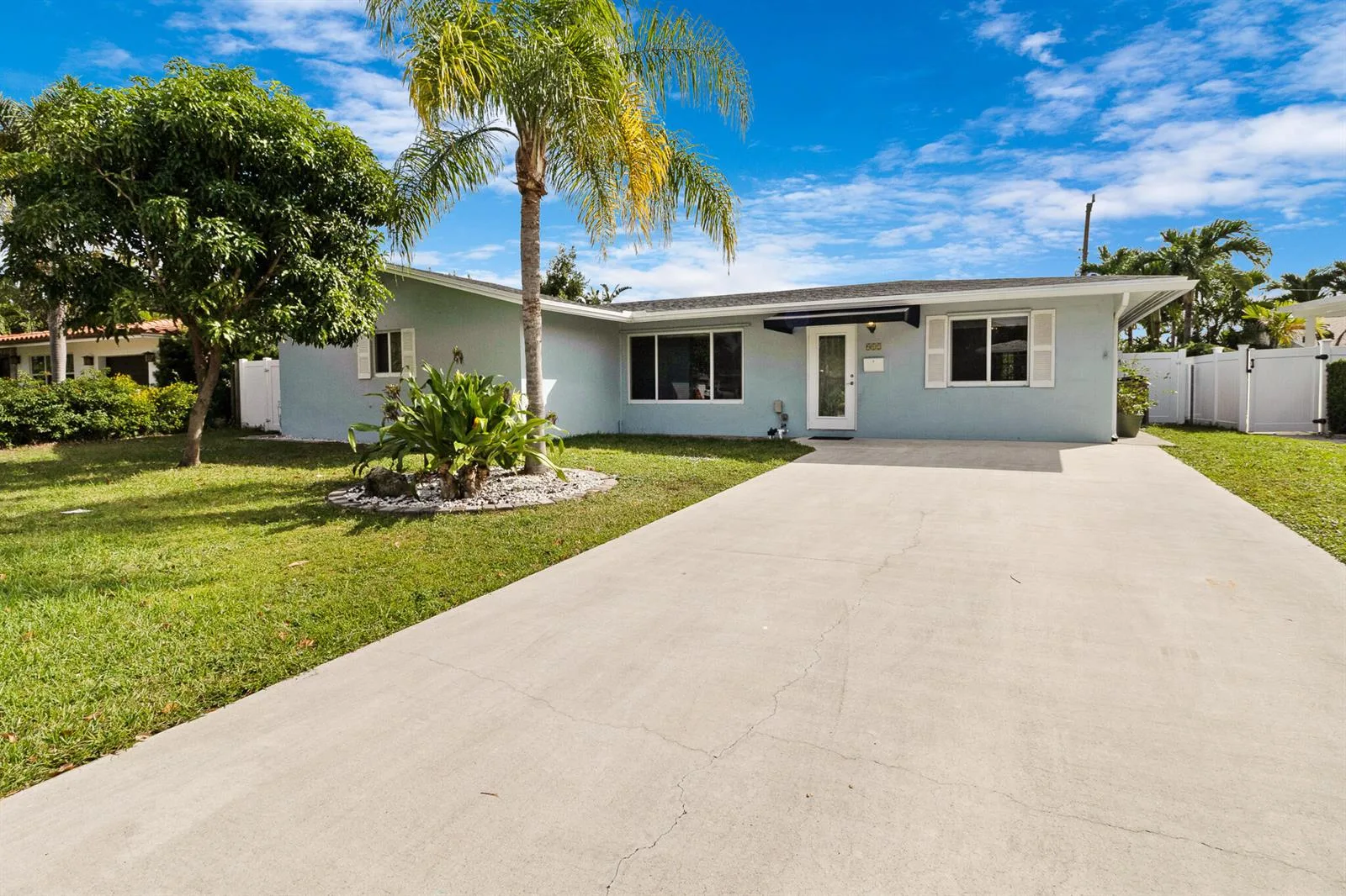 912 SE 8th Court, Deerfield Beach, FL 33441