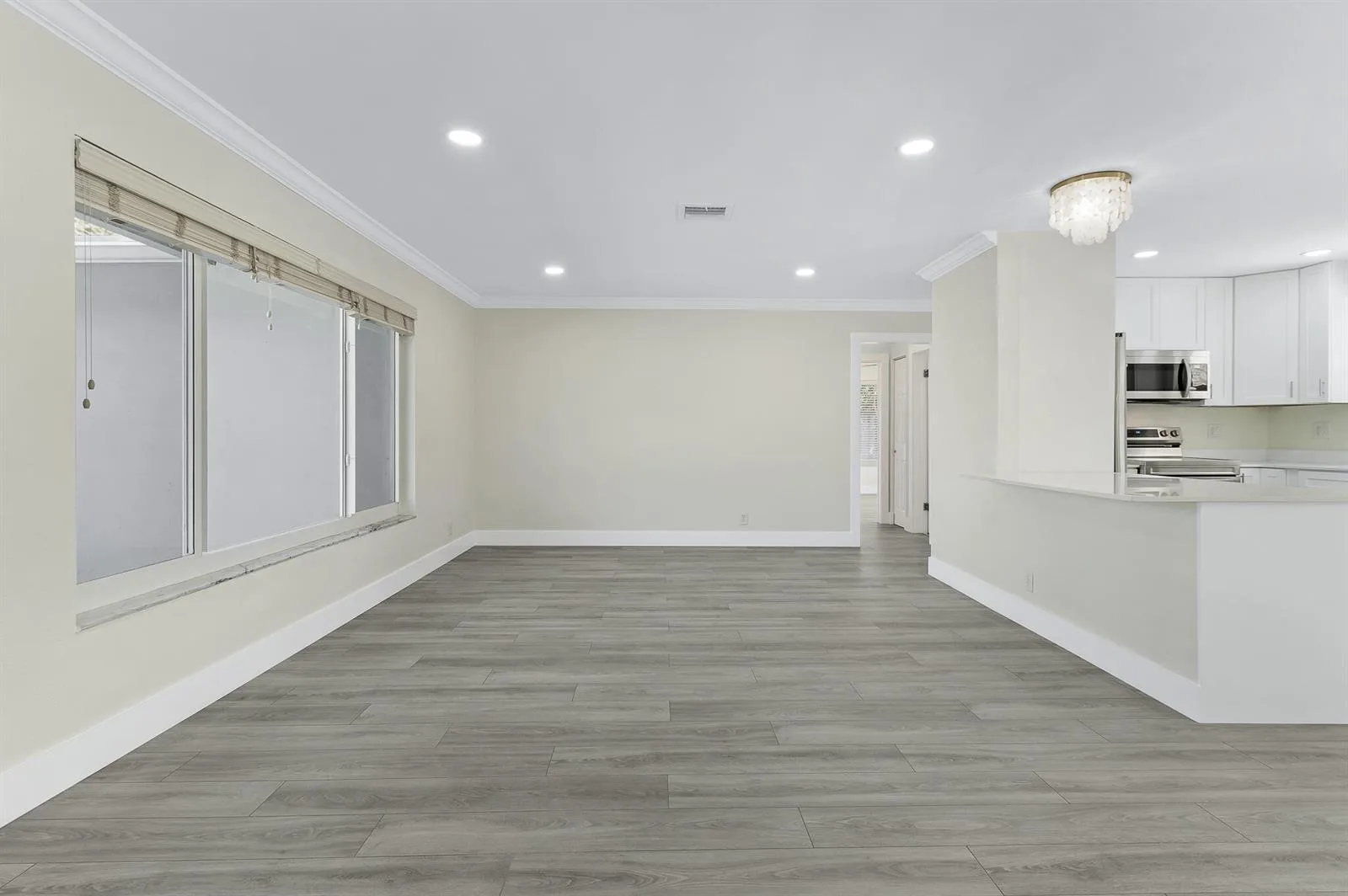912 SE 8th Court, Deerfield Beach, FL 33441 photo 6