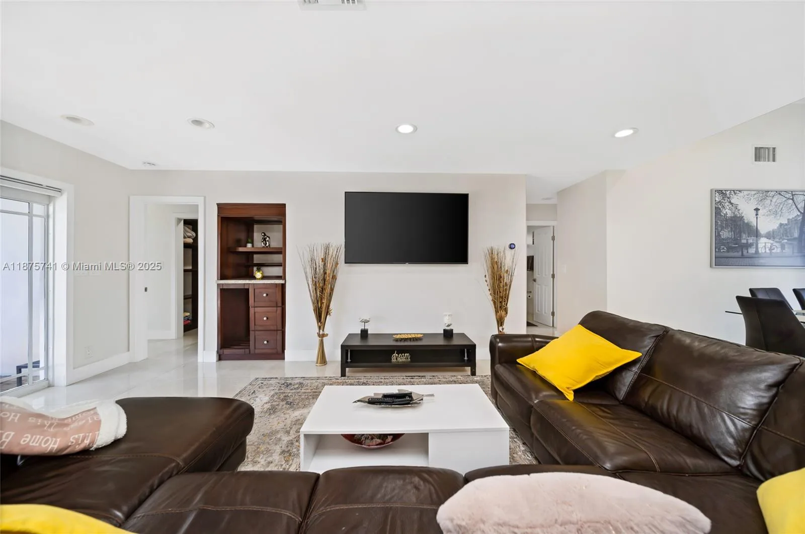31 SE 12th St, Pompano Beach, FL 33060 photo 4