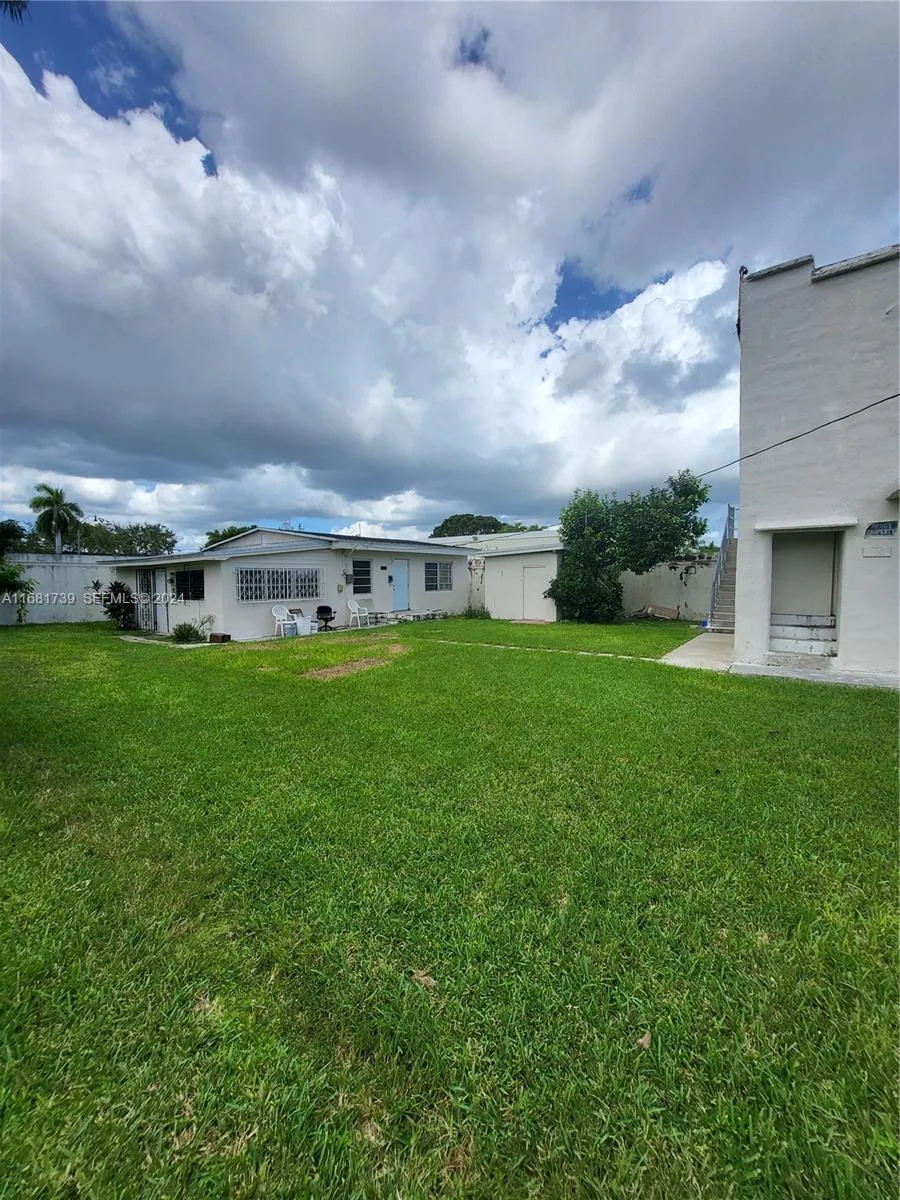 Listing photo 8