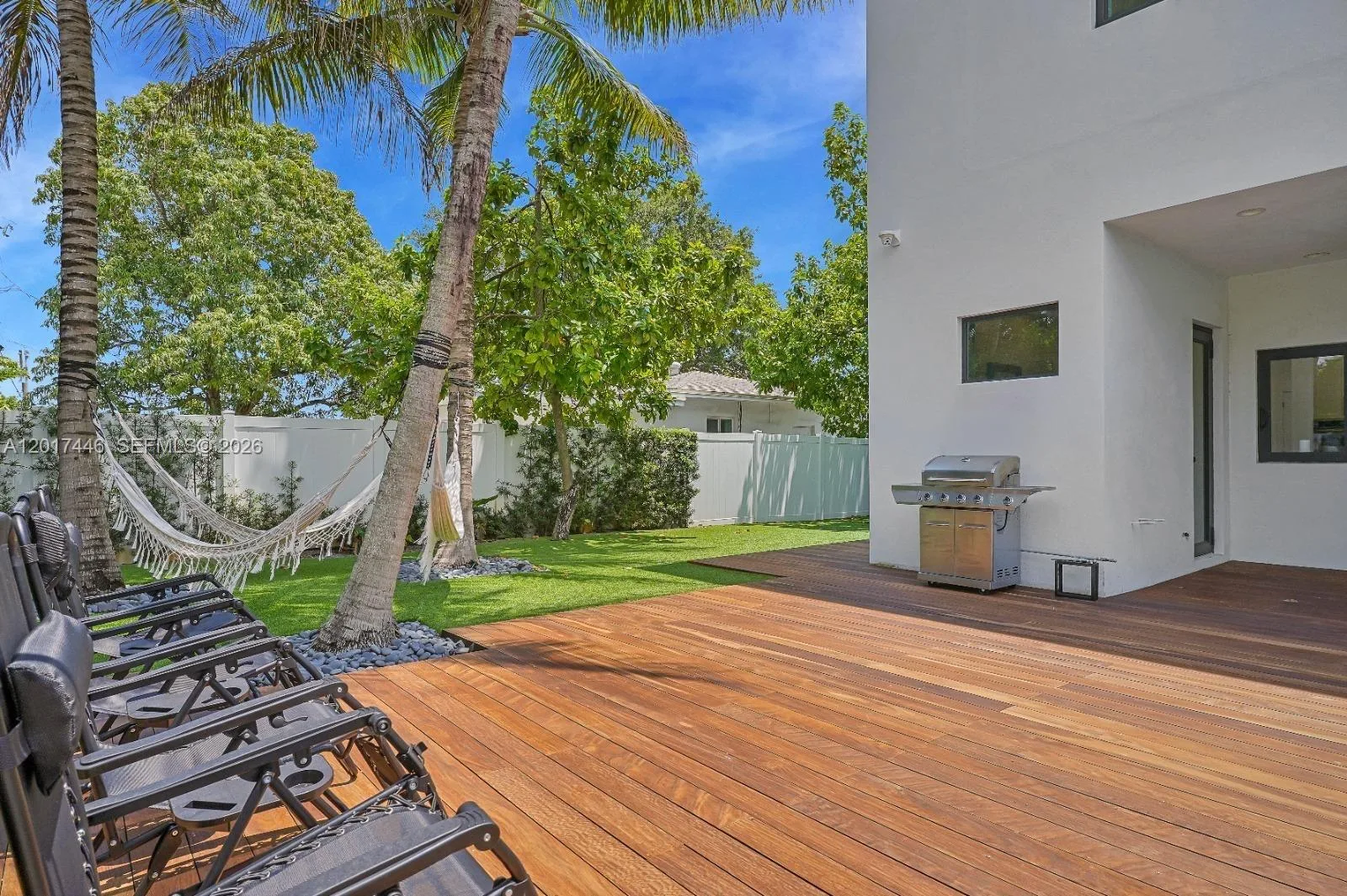 1025 NE 170th Ter, Miami, FL 33162 photo 10