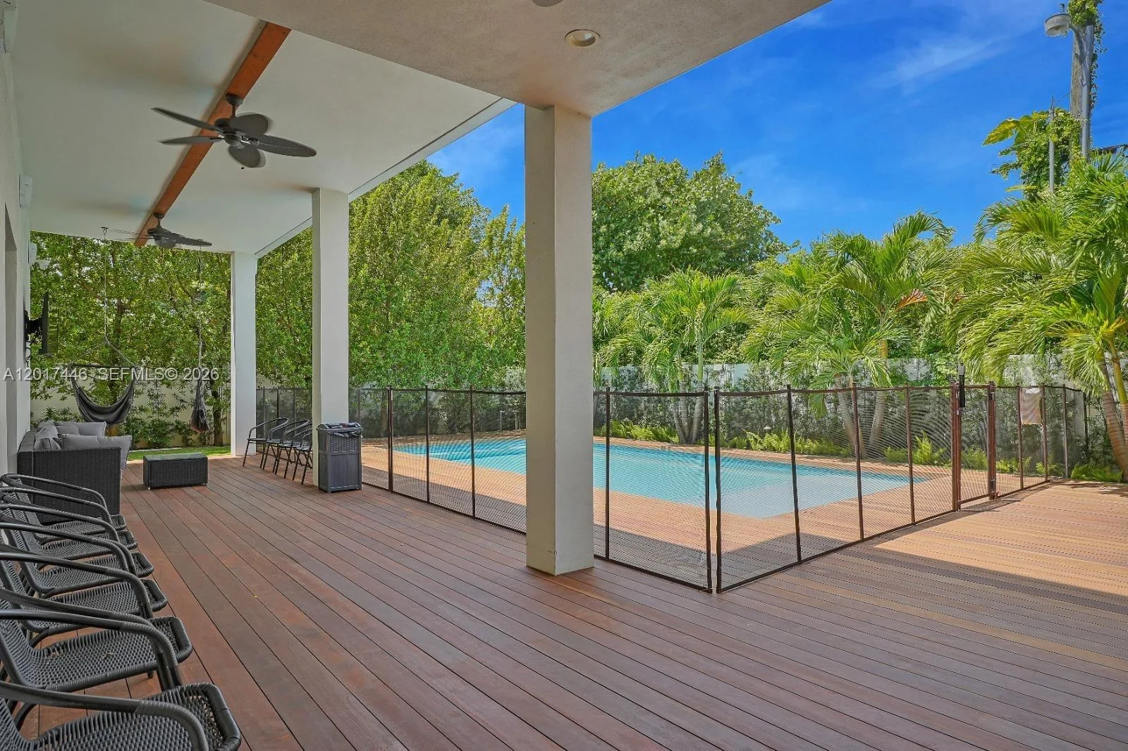 1025 NE 170th Ter, Miami, FL 33162 photo 11