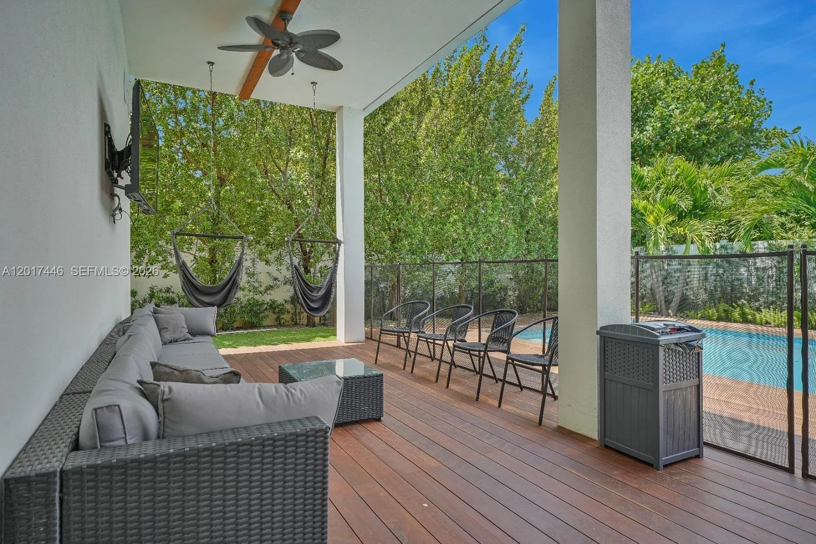 1025 NE 170th Ter, Miami, FL 33162 photo 12