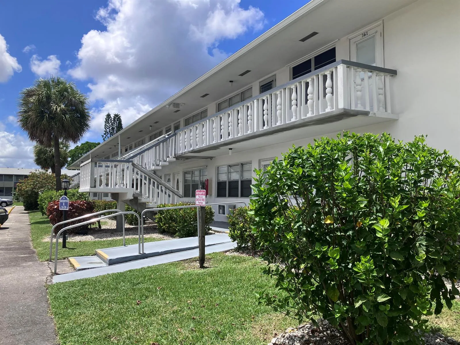 364 Northampton R, West Palm Beach, FL 33417 photo 2