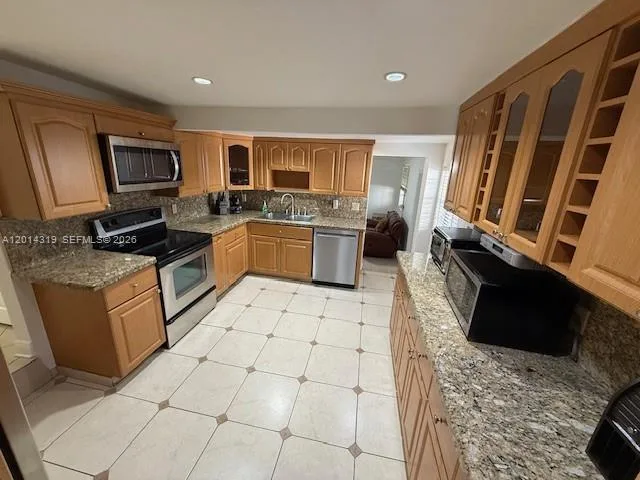 3230 SW 4th St, Miami, FL 33135 photo 4