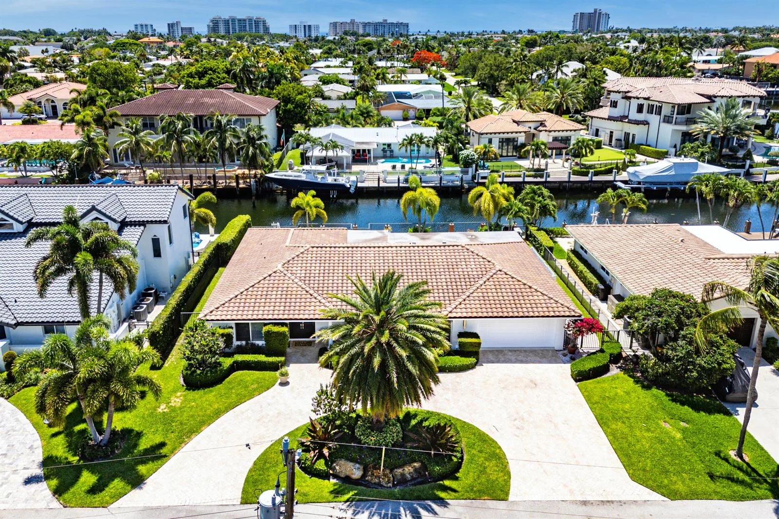 4230 NE 24th Avenue, Lighthouse Point, FL 33064