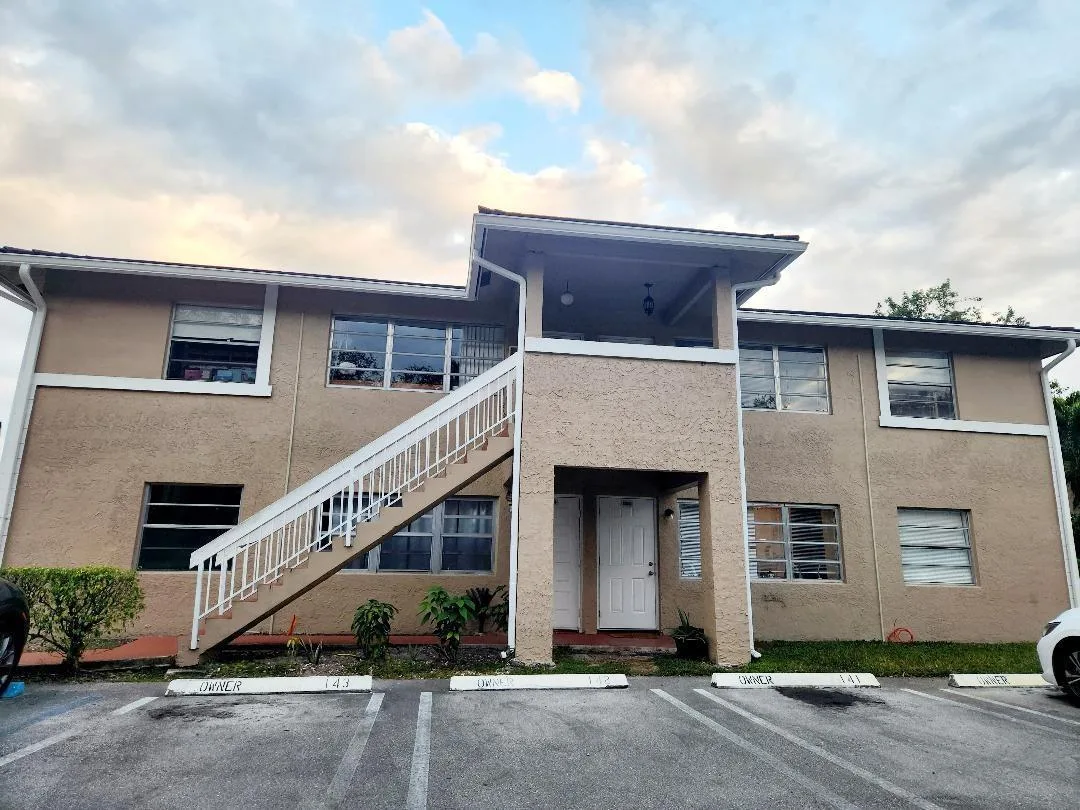 10234 Twin Lakes Drive # 16-d, Coral Springs, FL 33071