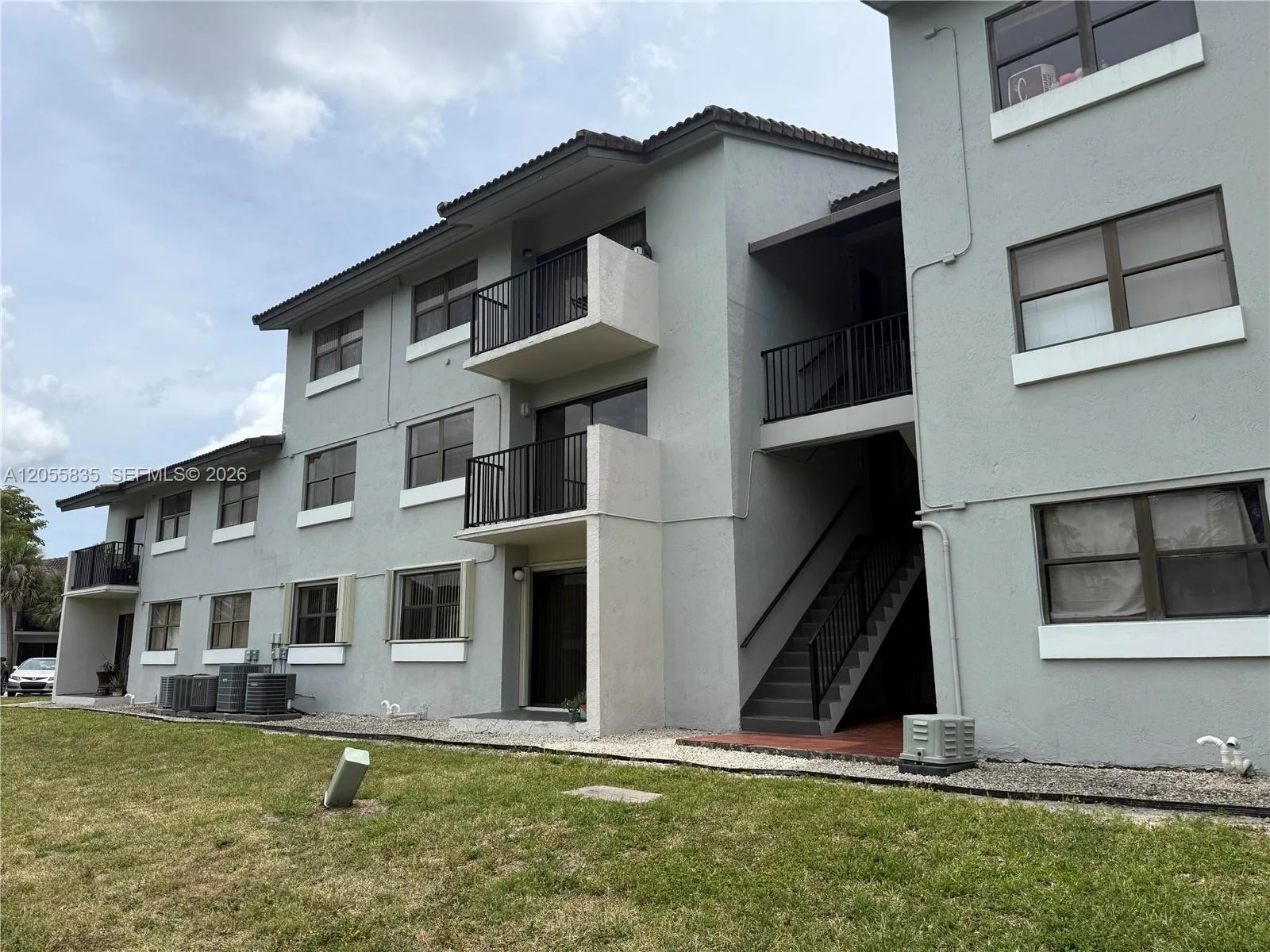 7195 NW 179th St # 211, Hialeah, FL 33015