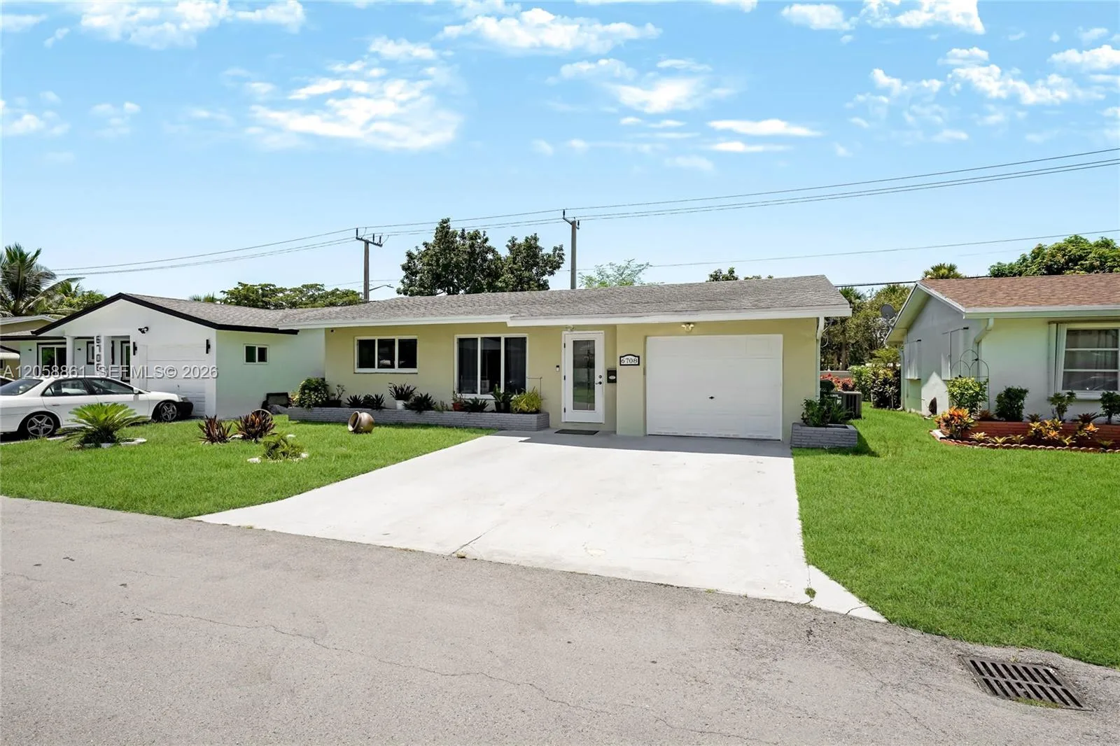 6708 NW 57th Ct, Tamarac, FL 33321 photo 2