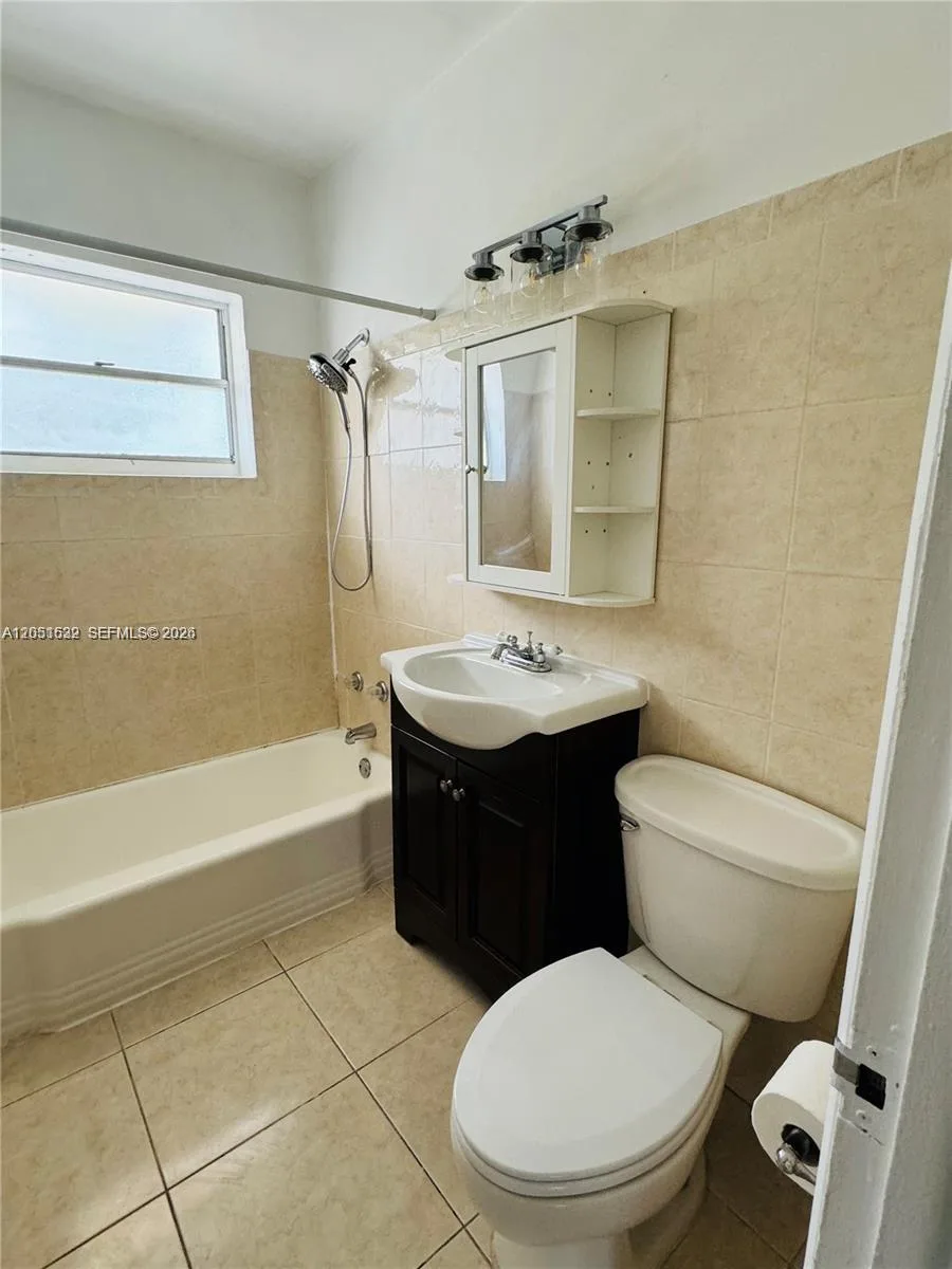 1755 NE 116th Rd # 17, North Miami, FL 33181 photo 4