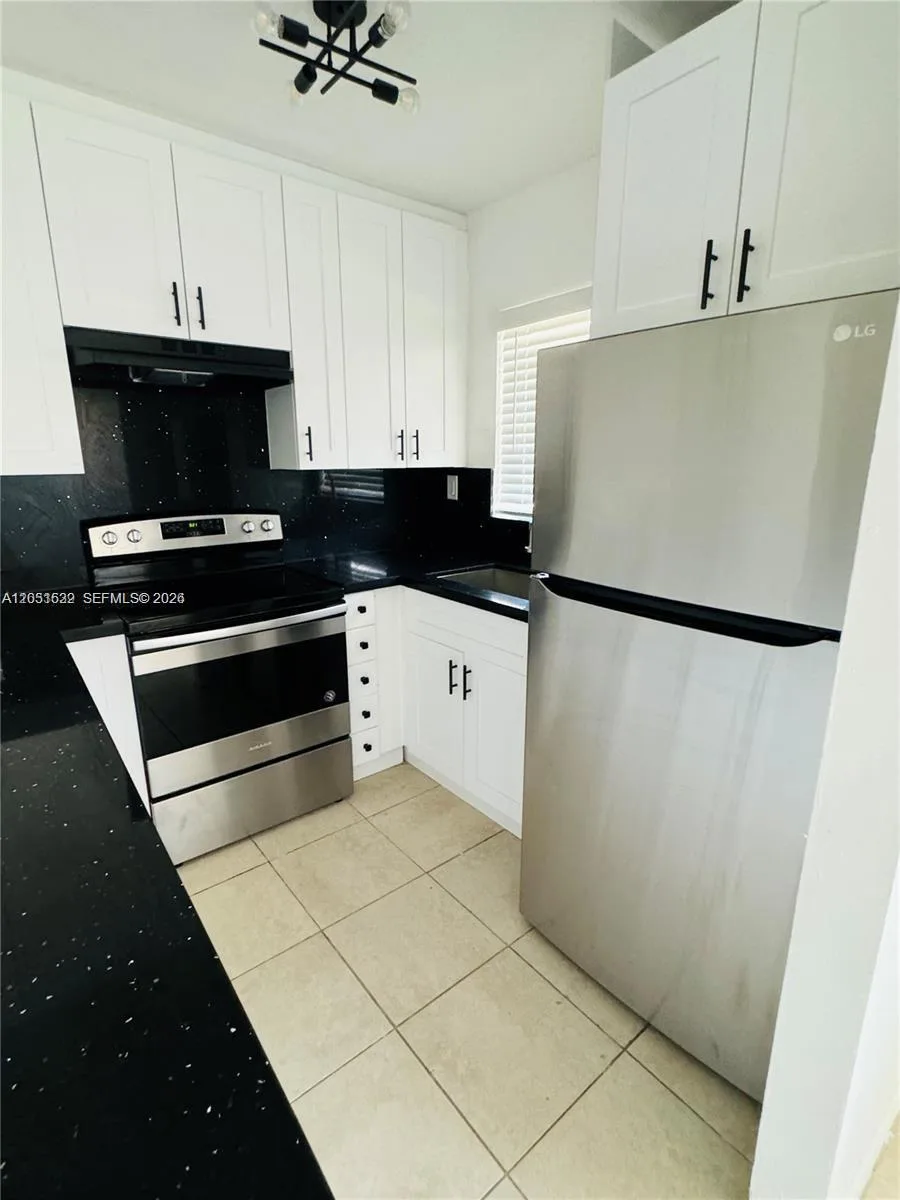 1755 NE 116th Rd # 17, North Miami, FL 33181 photo 5