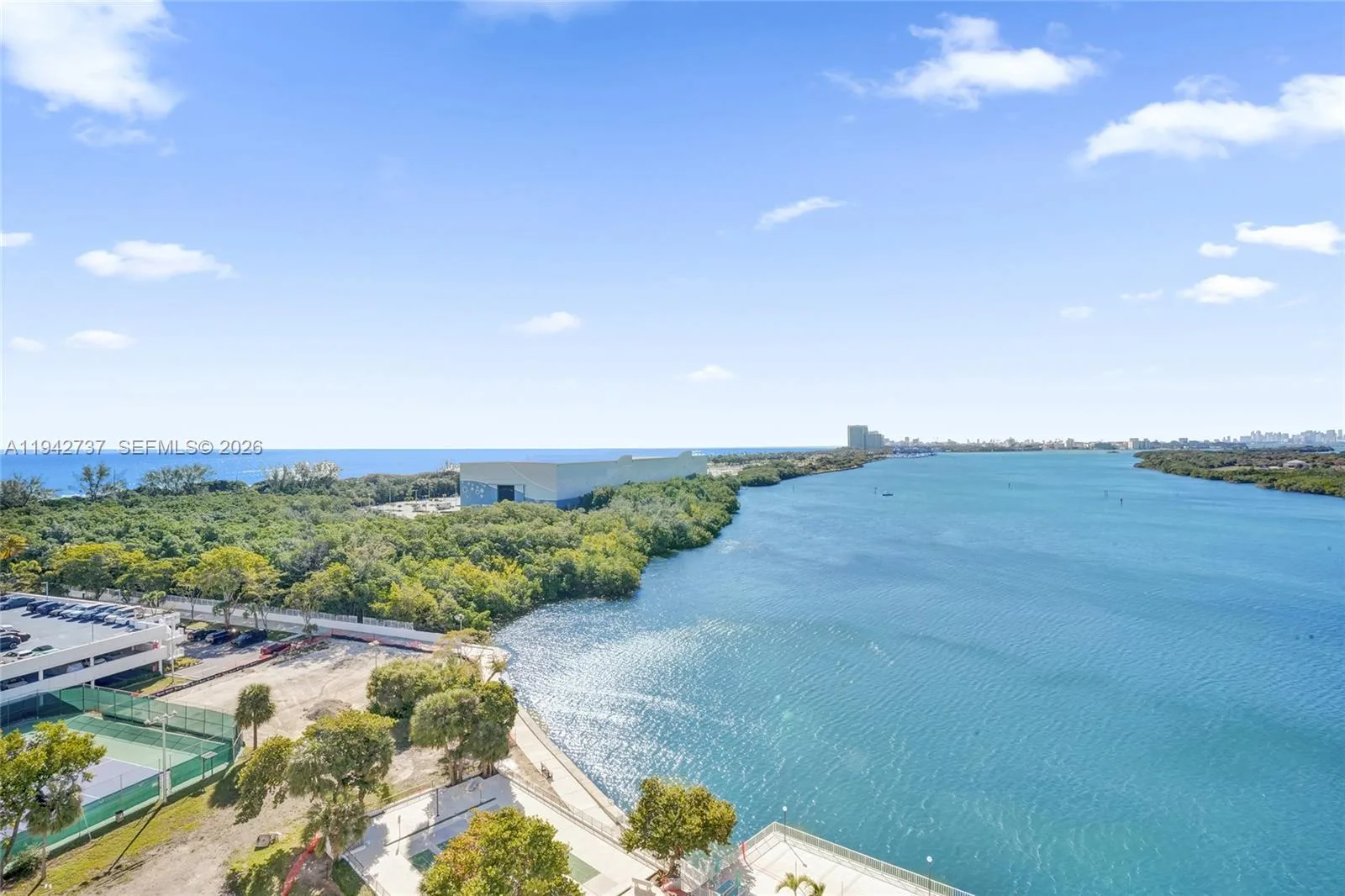 300 Bayview Dr # 1110, Sunny Isles Beach, FL 33160