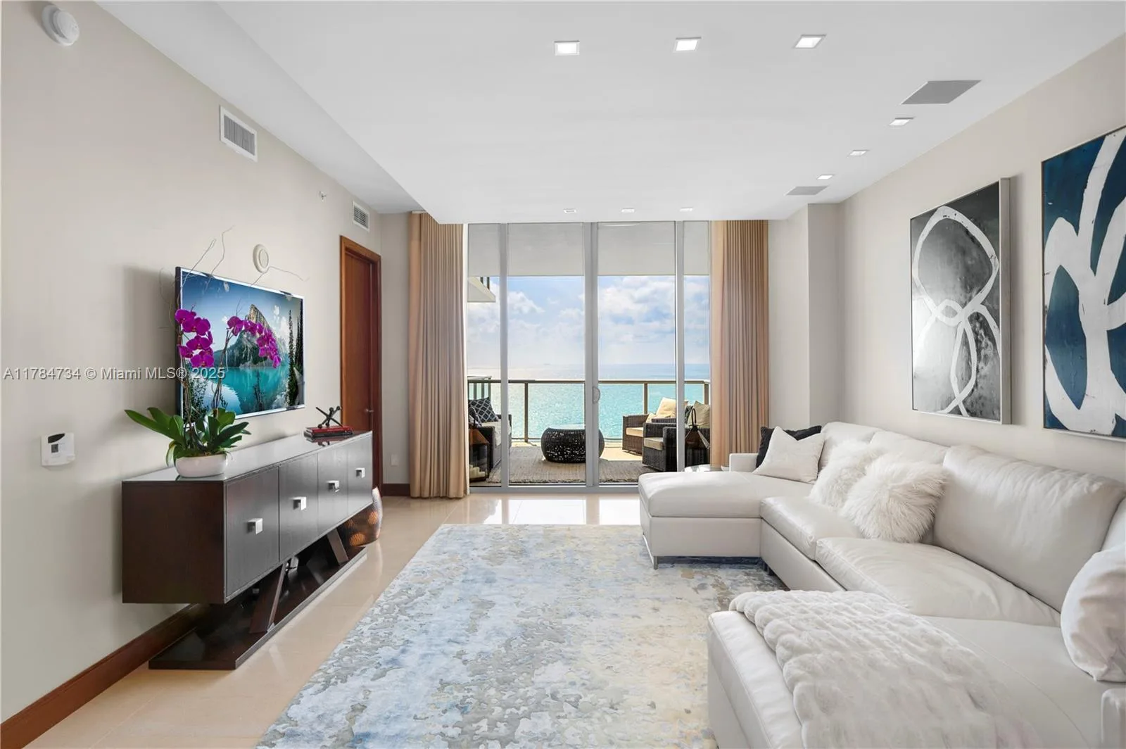 St Regis Center Tower – photo 25