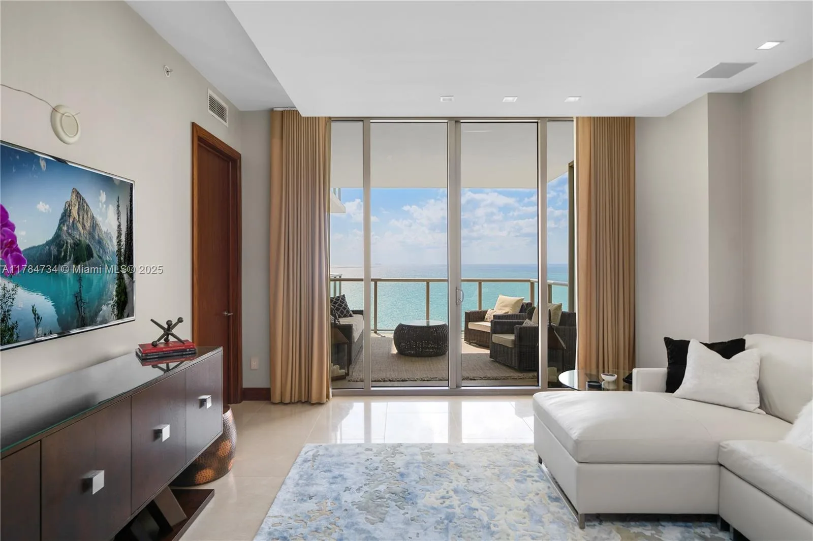 St Regis Center Tower – photo 27