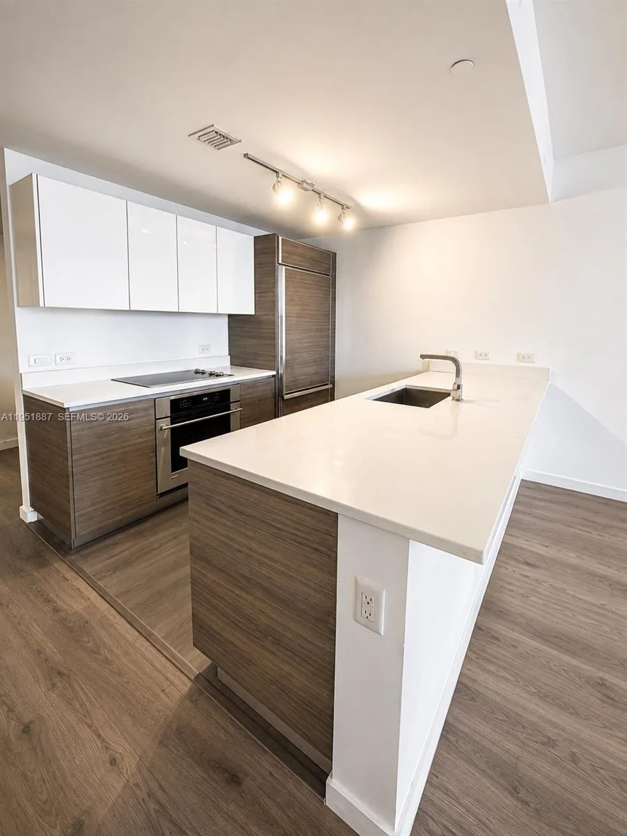1100 S Miami Ave # 2111, Miami, FL 33130 photo 4