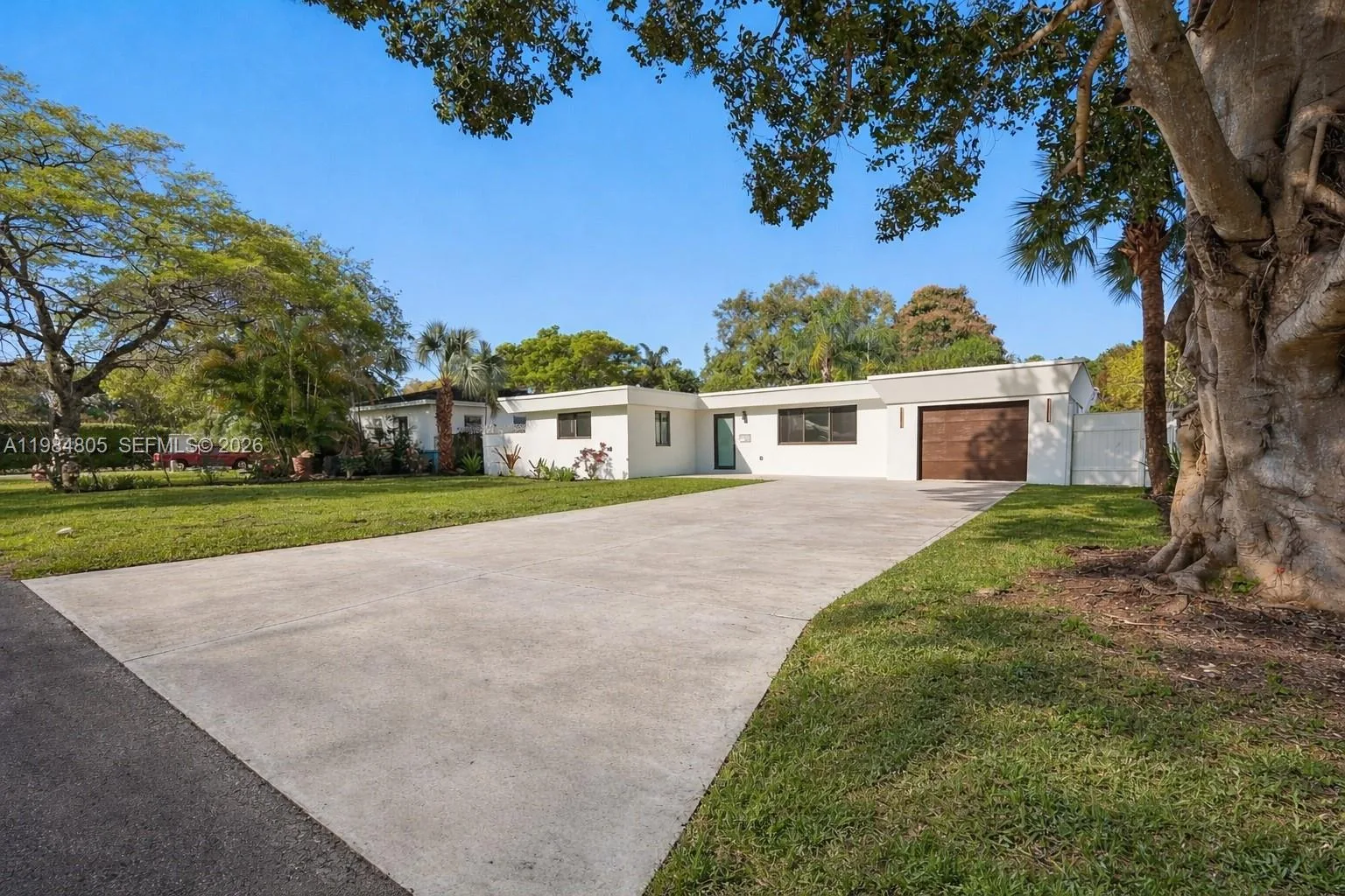 10910 NE 9th Ct, Biscayne Park, FL 33161
