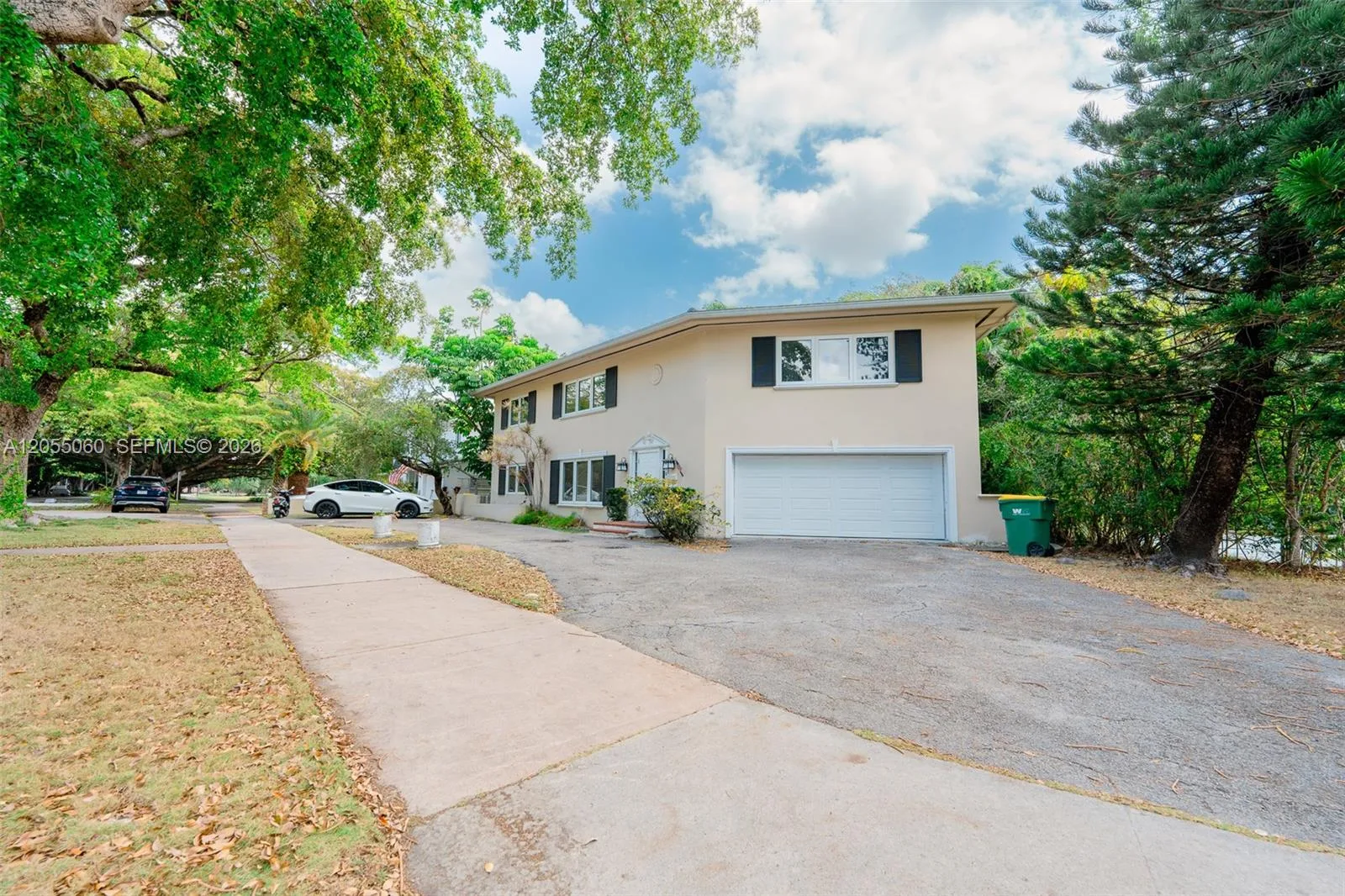 580 UNIVERSITY DR # 2, Coral Gables, FL 33134 photo 2