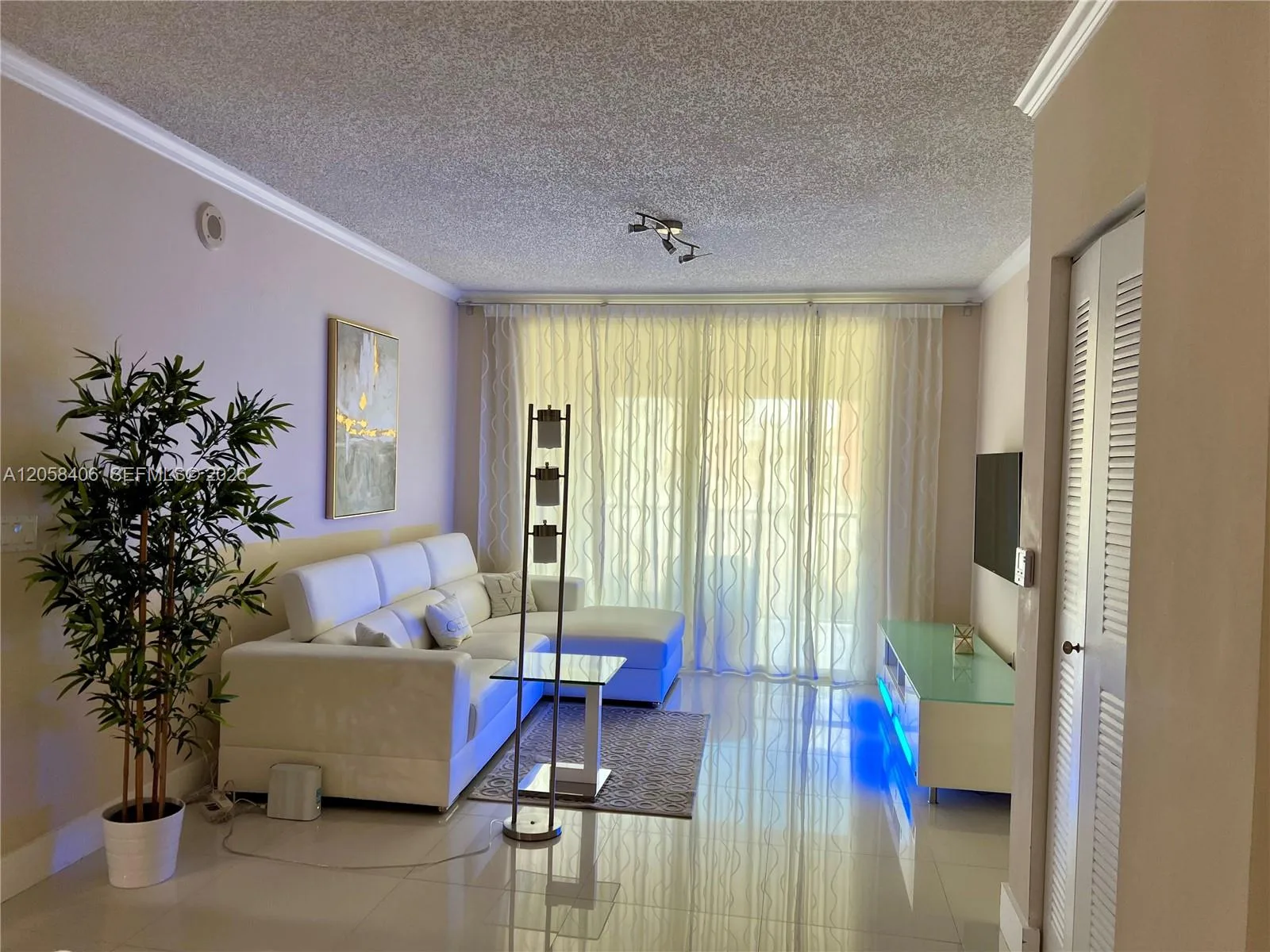 17100 N Bay Rd # 1813, Sunny Isles Beach, FL 33160