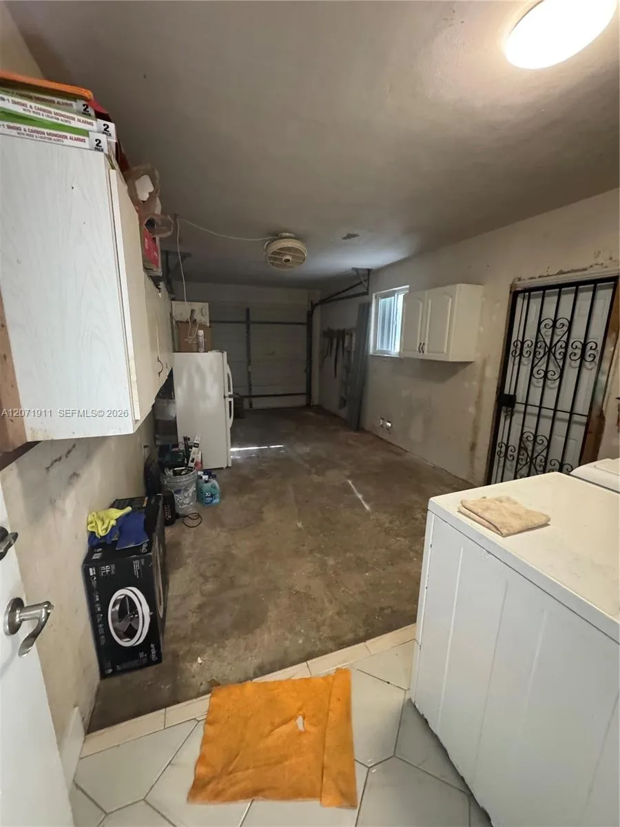 3160 NW 3rd St, Miami, FL 33125 photo 11