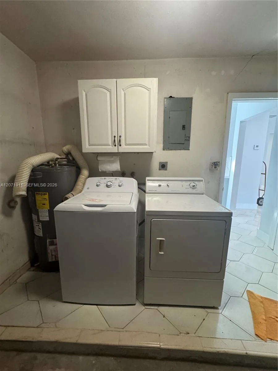 3160 NW 3rd St, Miami, FL 33125 photo 12