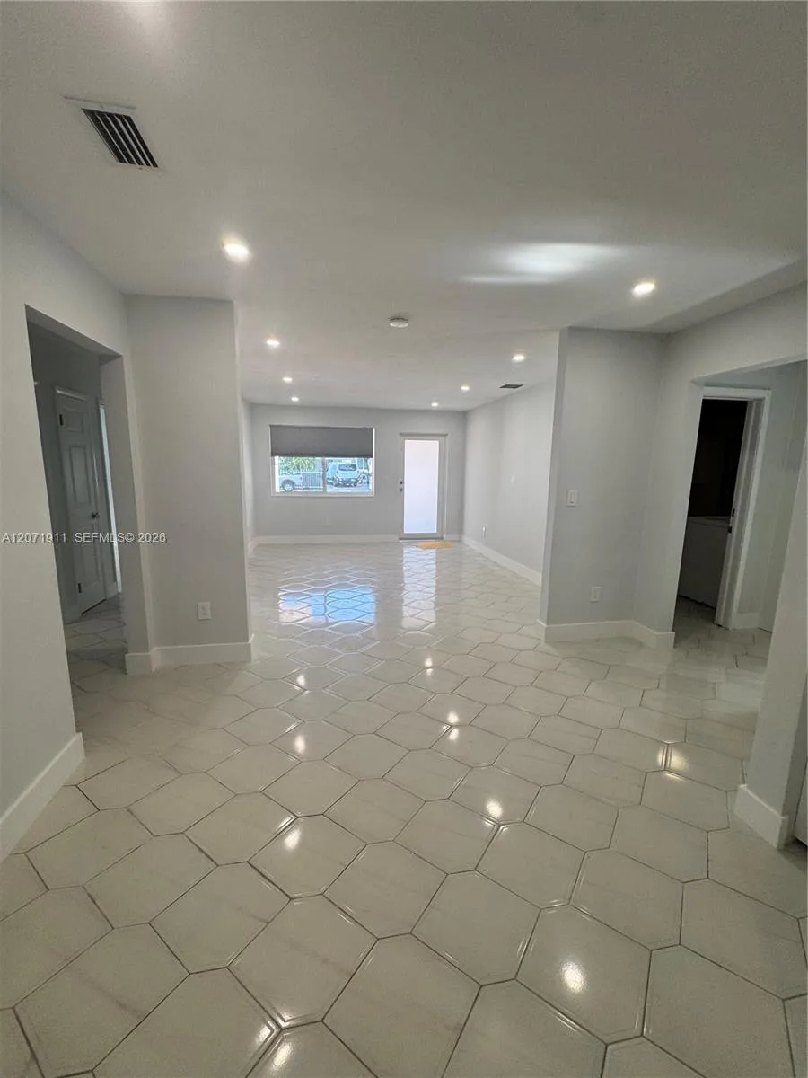 3160 NW 3rd St, Miami, FL 33125 photo 13