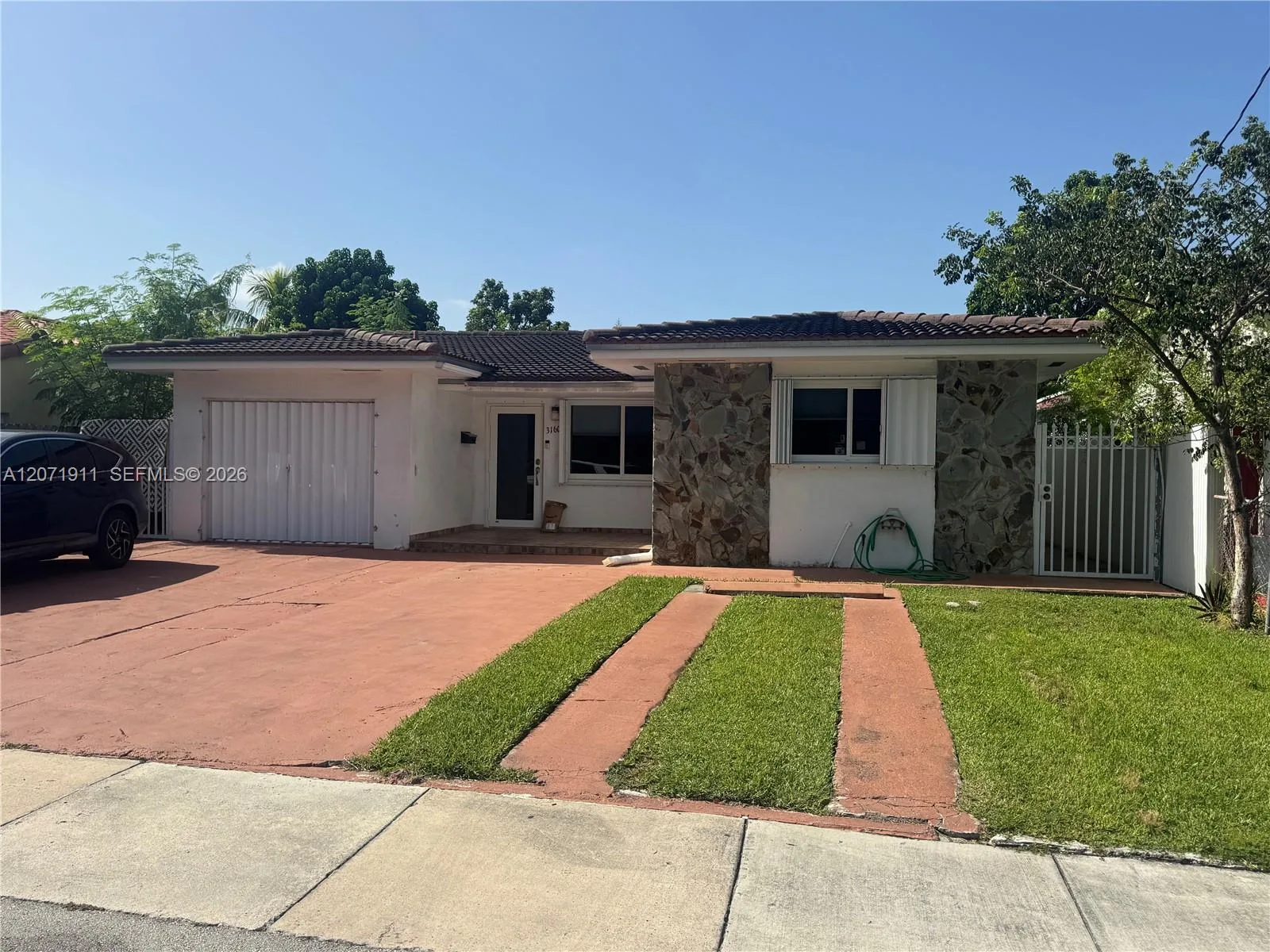 3160 NW 3rd St, Miami, FL 33125 photo 3